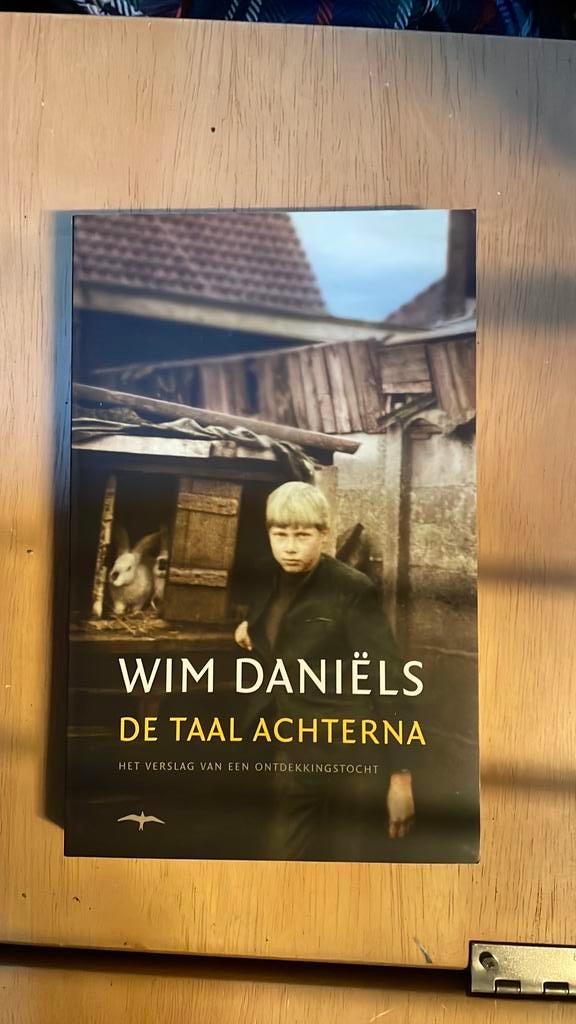 Wim Daniëls - De taal achterna, Boeken, Verzenden, Zo goed als nieuw, Wim Daniëls