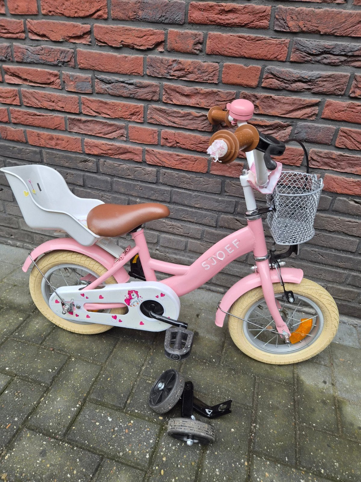 Roze kinderfiets SJOEF met zijwieltjes en mandje, Fietsen en Brommers, Fietsen | Kinderfietsjes, Ophalen, Zijwieltjes, Gebruikt