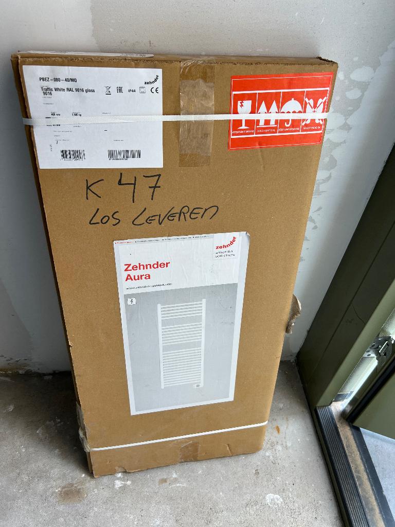 Zehnder Aura radiator NIEUW 786x400 - 300 watt, 30 tot 80 cm, Radiator, Nieuw, Minder dan 60 cm