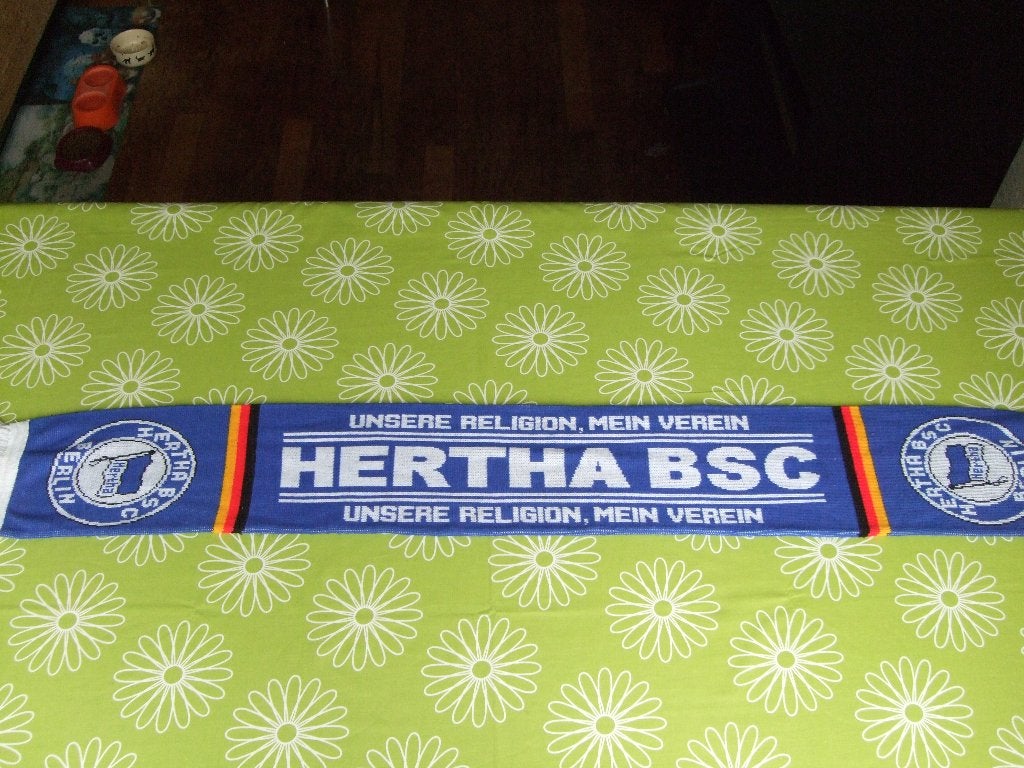 Sjaal Hertha BSC  - unsere religion, mein verrein, Ophalen of Verzenden, Zo goed als nieuw, Buitenlandse clubs, Vaantje of Sjaal