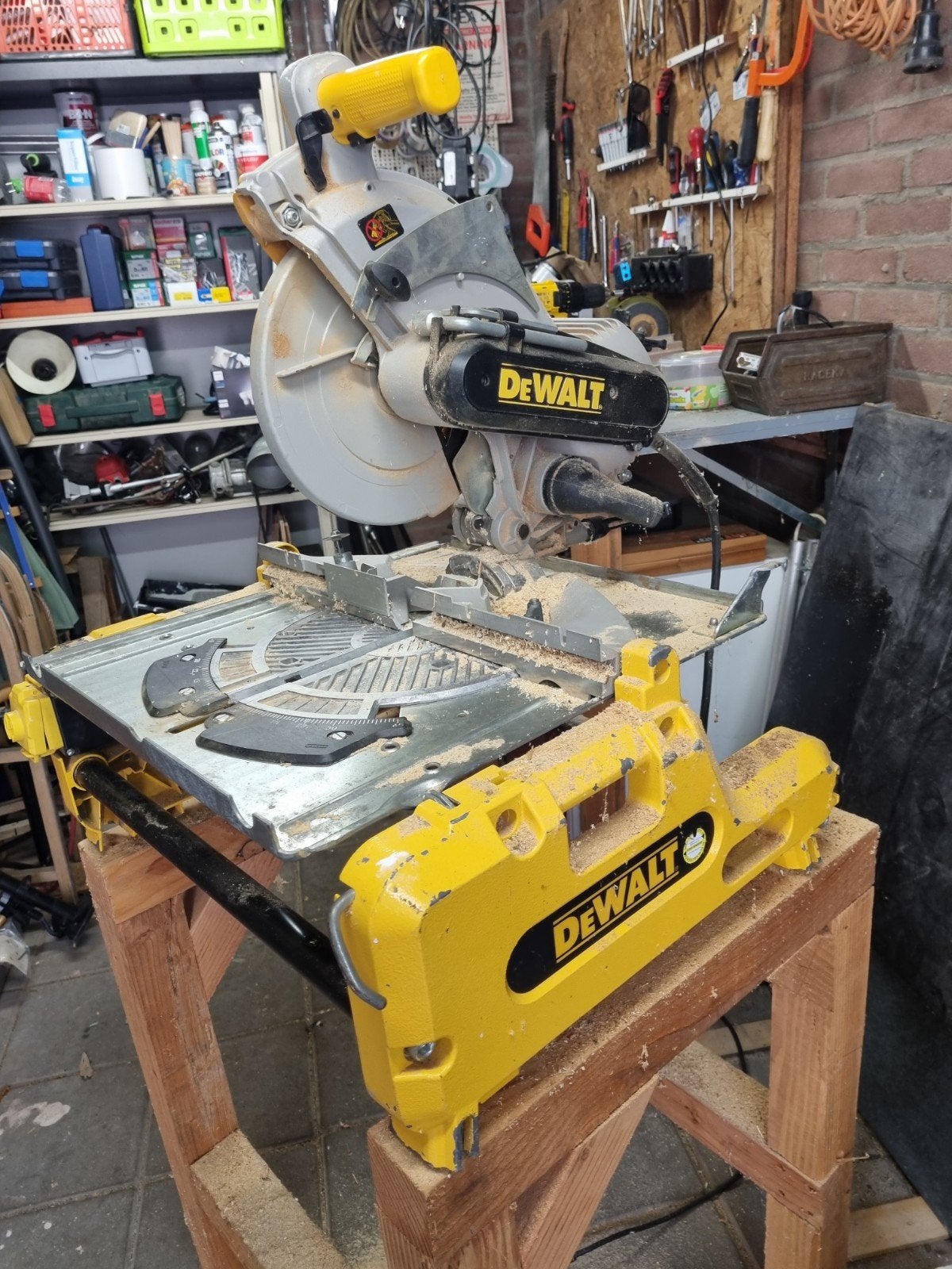 Dewalt dw743 type 4 flipoverzaag, Ophalen, Gebruikt, Afzuiger