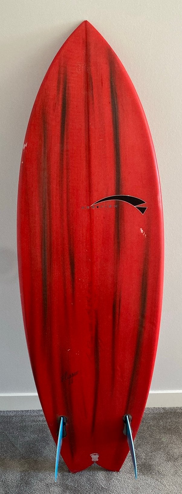 Aero Fish Flipper surfboard + FCS II twin fins 5’8, Watersport en Boten, Golfsurfen, Ophalen of Verzenden, Gebruikt, Fish, Met vinnen