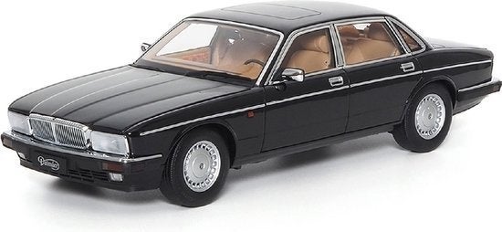 Jaguar Daimler XJ6 (XJ40) Ebony Black 1:18 ALMOST REAL, Ophalen of Verzenden, Nieuw, Auto, Autoart