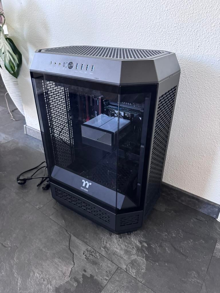 Tower 600, Computers en Software, Computerbehuizingen, Ophalen, Gebruikt