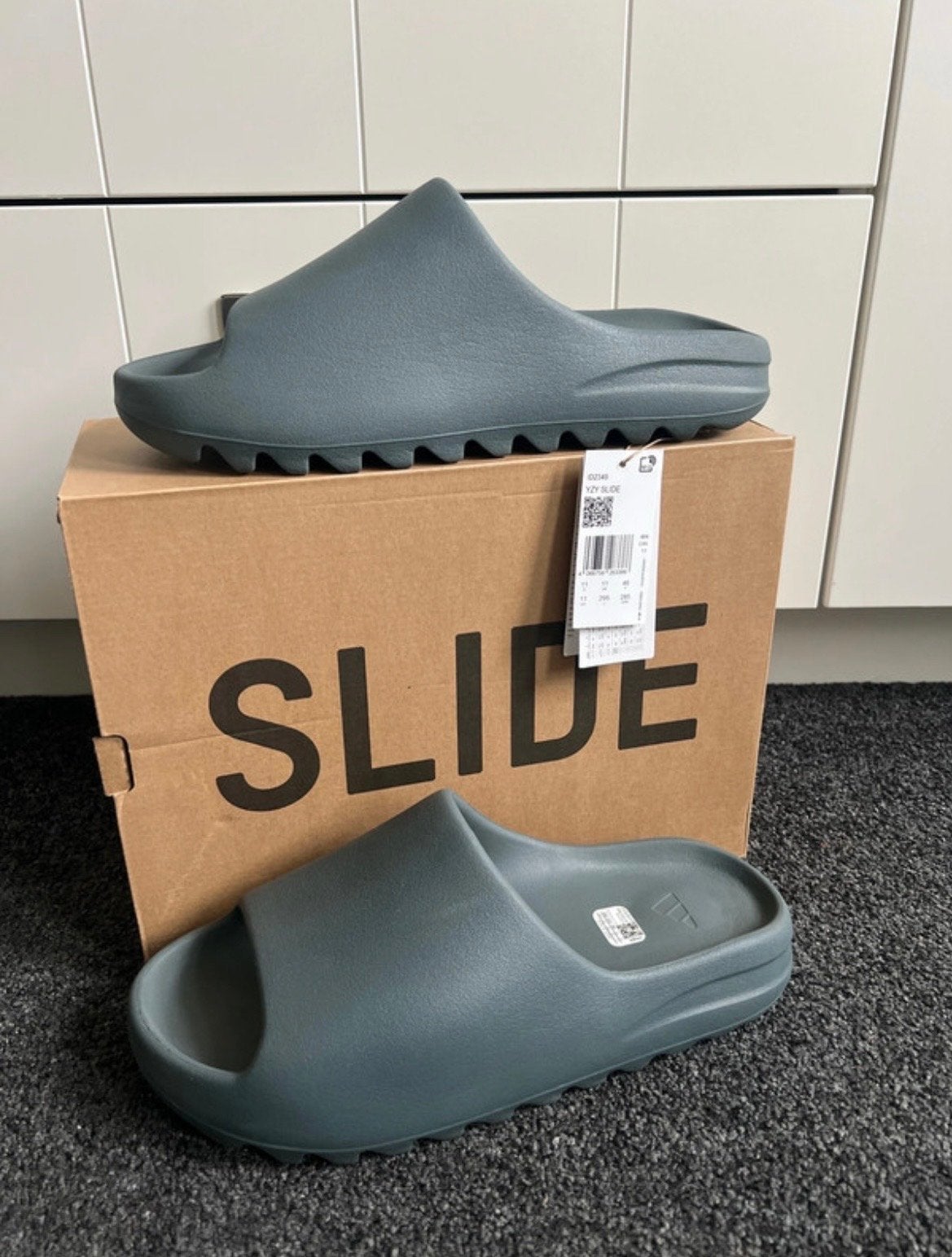Nieuwe Adidas Yeezy Slides, Slippers, Overige kleuren, Nieuw, Ophalen of Verzenden