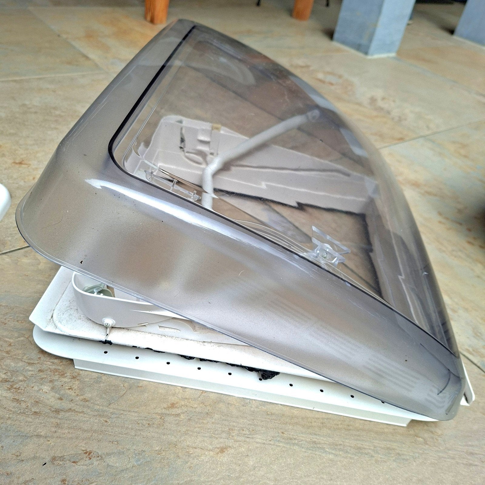 Heki dakluik 40x40 (Dometic) met hor/verduistering, Caravans en Kamperen, Ophalen, Gebruikt