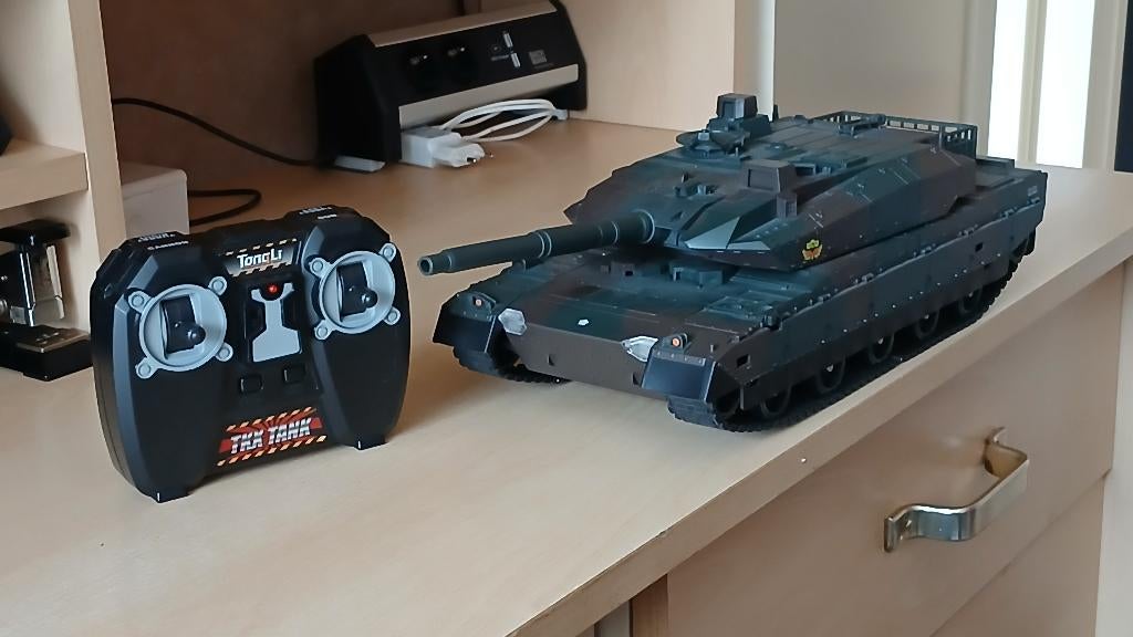rc tank 1 :14, Hobby en Vrije tijd, Schaal 1:14, Zo goed als nieuw, Onderdeel, RTR (Ready to Run)