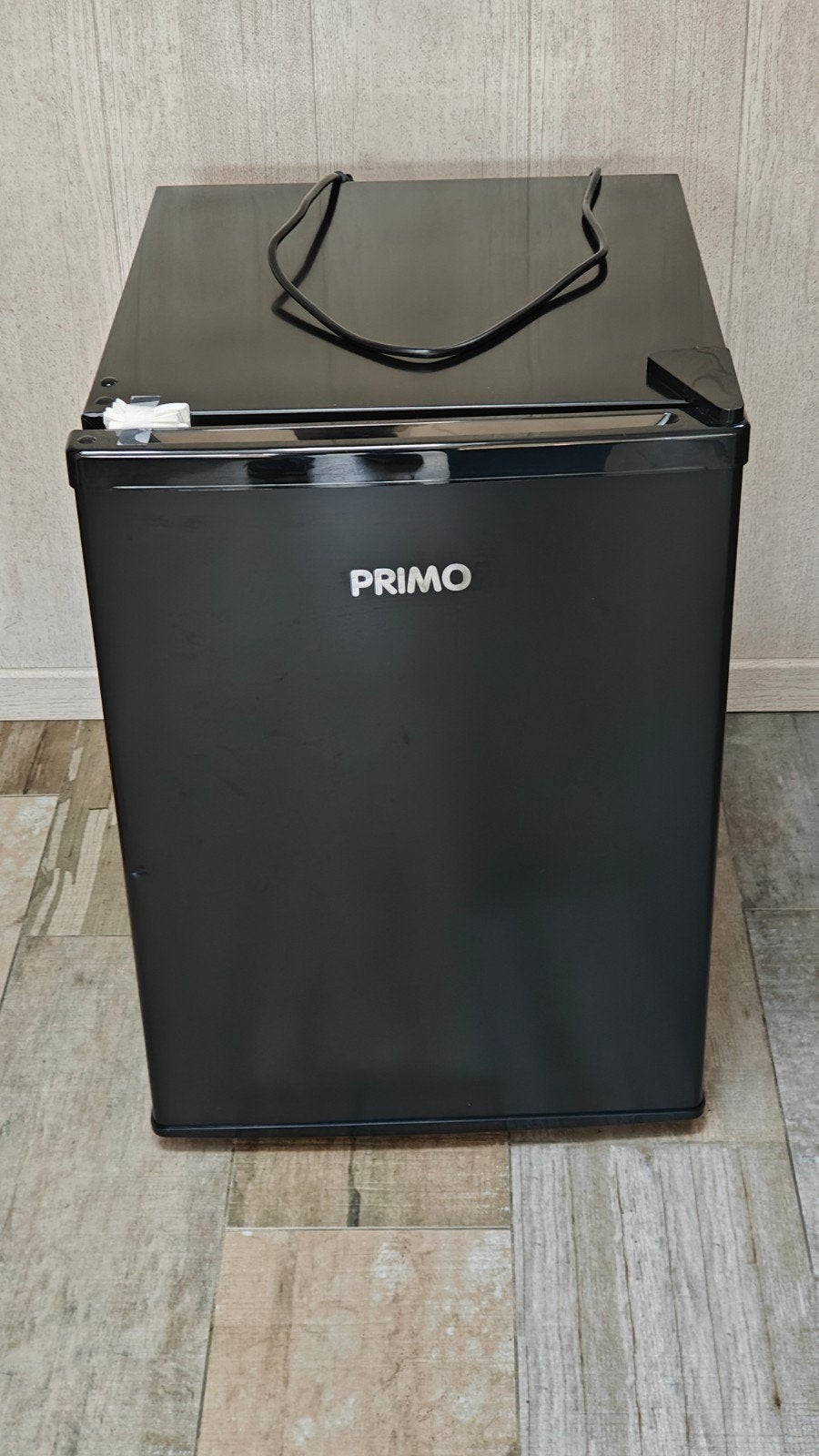 PRIMO PR155FR Tafelmodel Koelkast - 66 Liter - Zwart, Ophalen, Met vriesvak, Minder dan 45 cm, Minder dan 85 cm