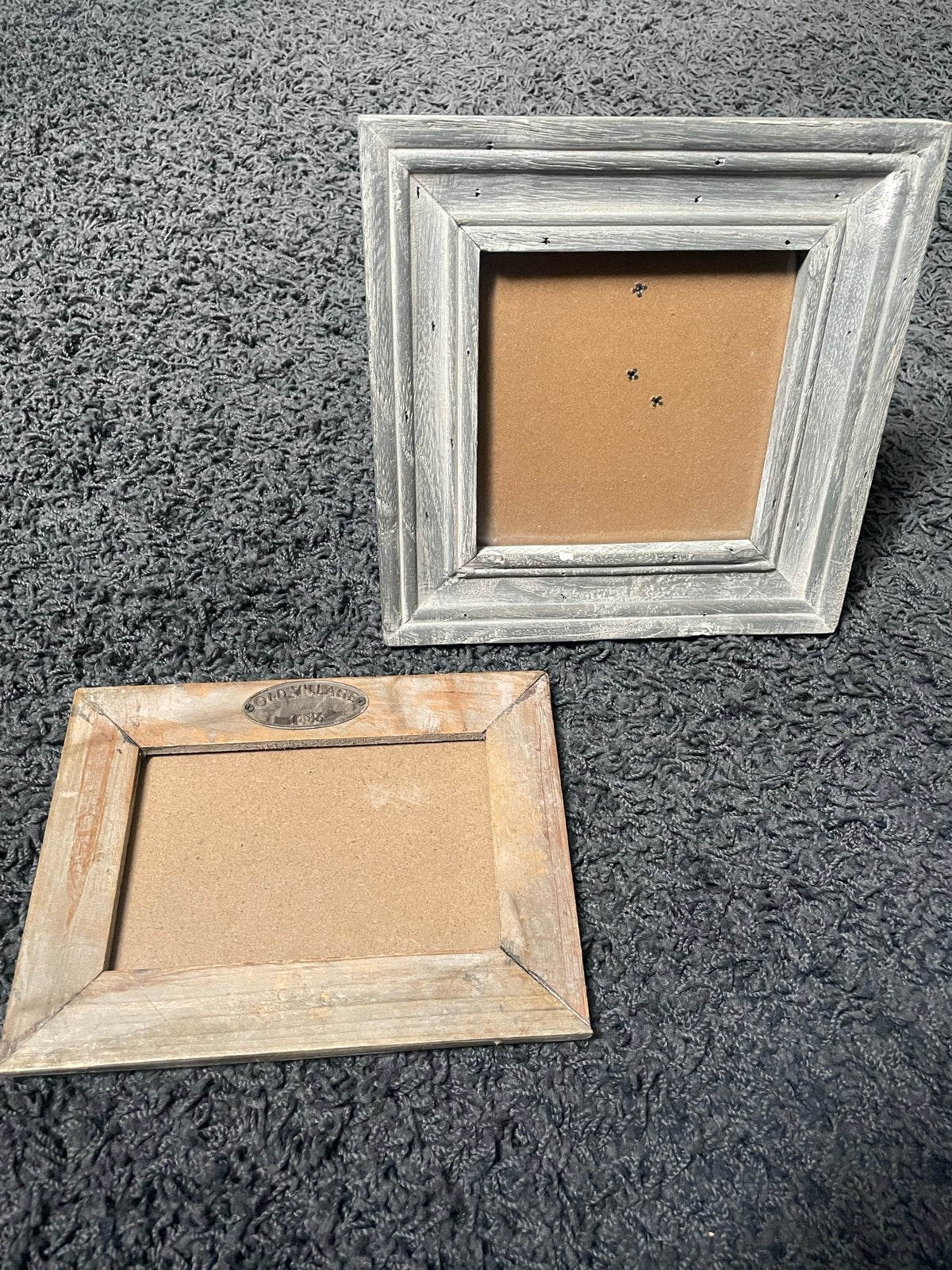 Set van 2 houten fotolijsten - landelijke stijl, Gebruikt, Ophalen of Verzenden, Hangend, Hout
