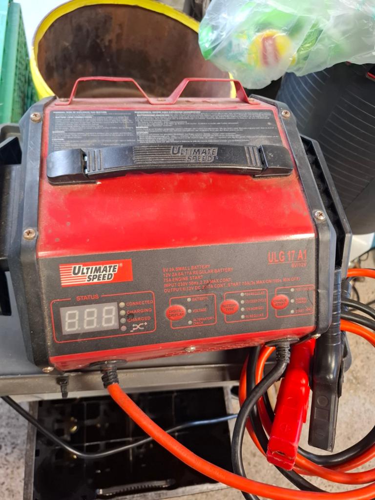 Ultimate Speed ULG 17 A1 Acculader, Ophalen of Verzenden, Gebruikt, Universele onderdelen