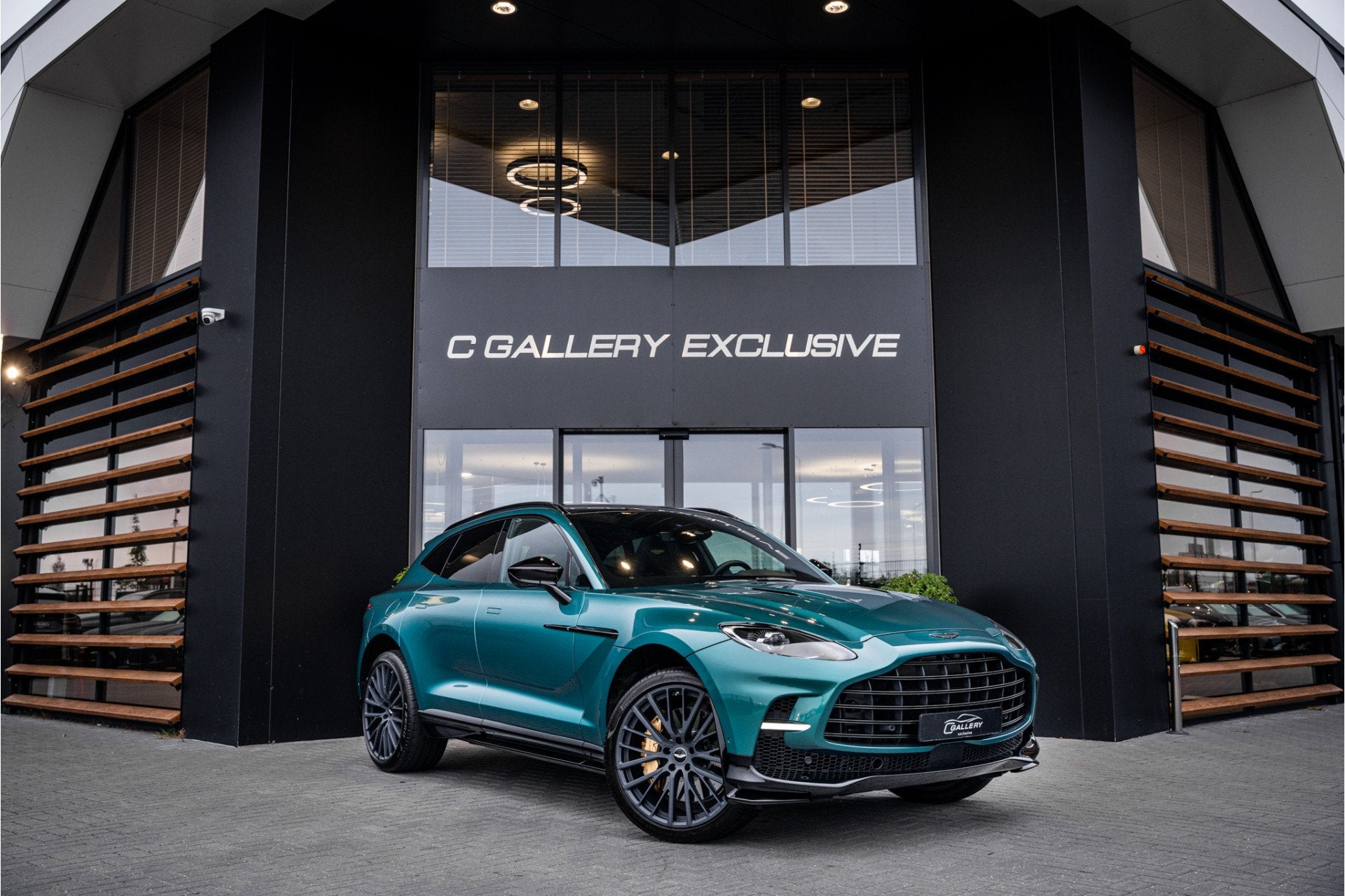 Aston Martin Dbx 4.0 V8 707 - BTW Auto | Panorama | Carbon |, Auto's, Aston Martin, Dealer onderhouden, Gebruikt, 2245 kg, Adaptive Cruise Control