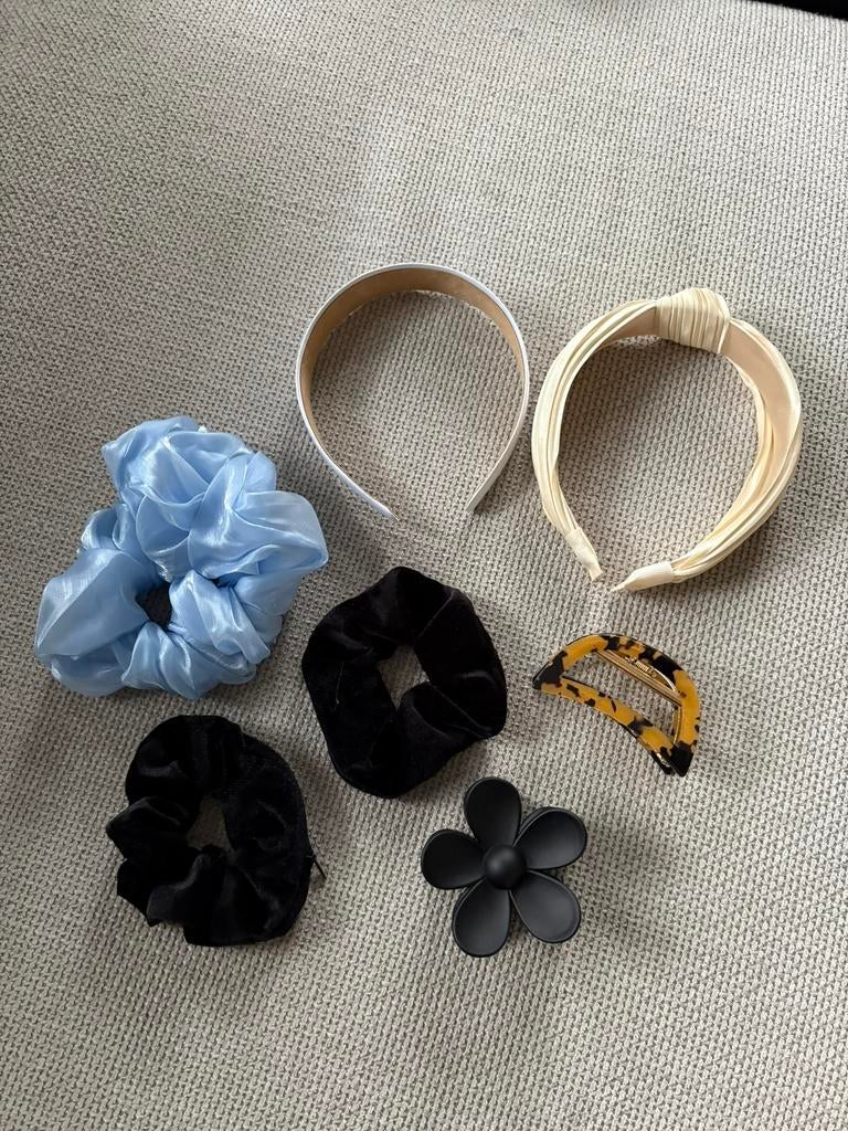 Haaraccessoires haarbanden, clips, haarelastiek beige zwart, Ophalen of Verzenden, Zo goed als nieuw