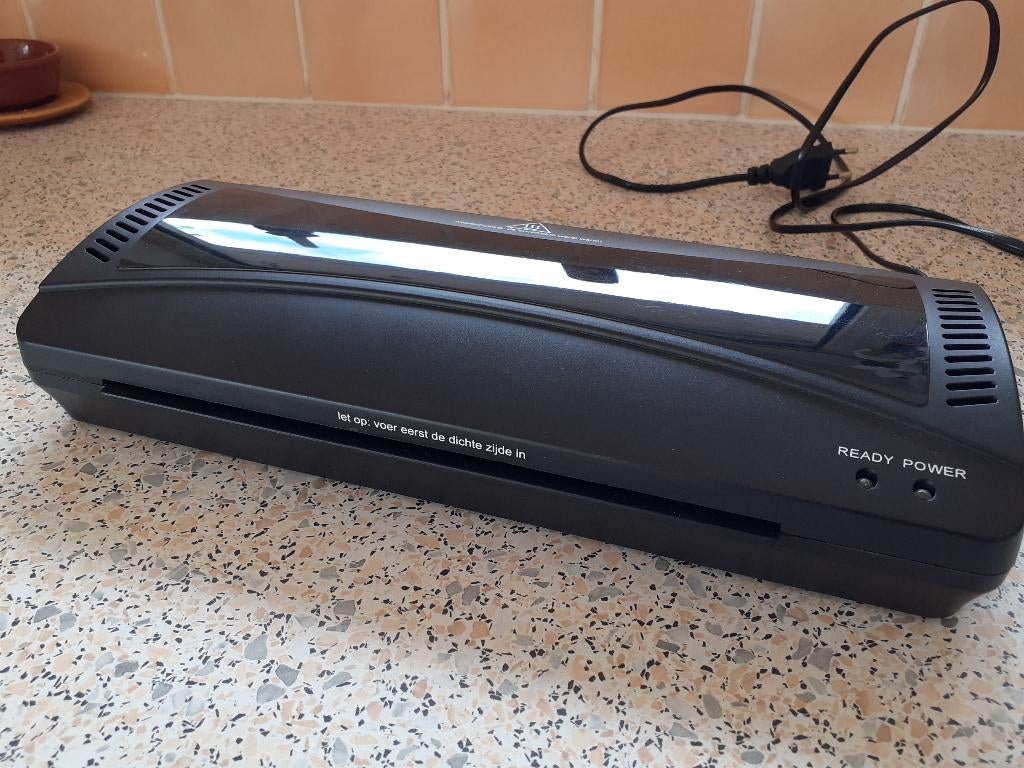 A4 Lamineerapparaat OL280. Incl. een pak A4 hoezen, Diversen, Bureau-accessoires, Zo goed als nieuw, Ophalen of Verzenden