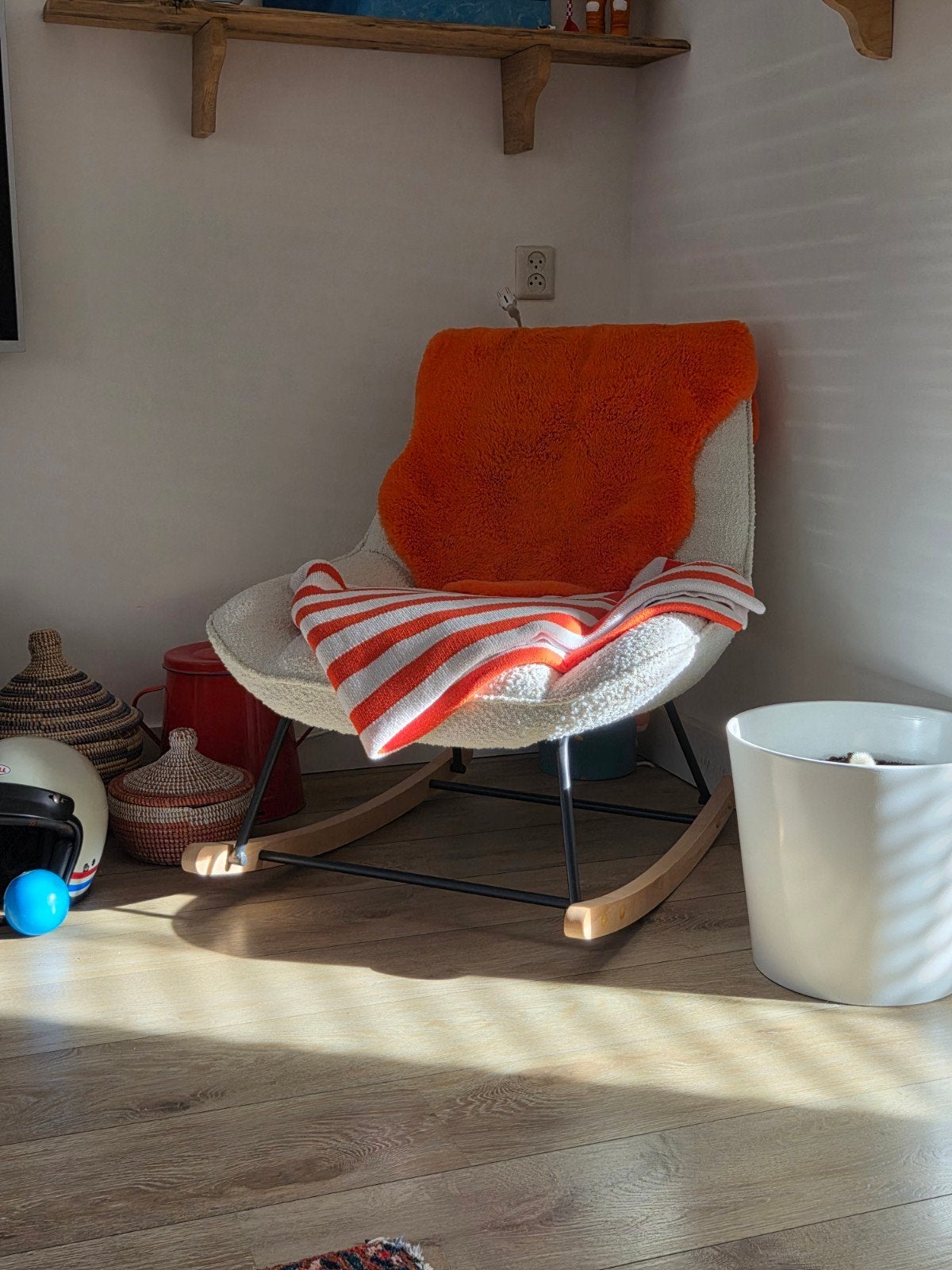schommelstoel wit Kave home Marlina, Ophalen, Zo goed als nieuw, Hout