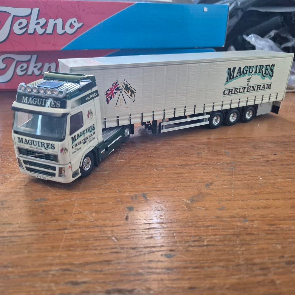Tekno Volvo FH Globetrotter Maguires of Cheltenham, Ophalen of Verzenden, Zo goed als nieuw, Bus of Vrachtwagen, Tekno
