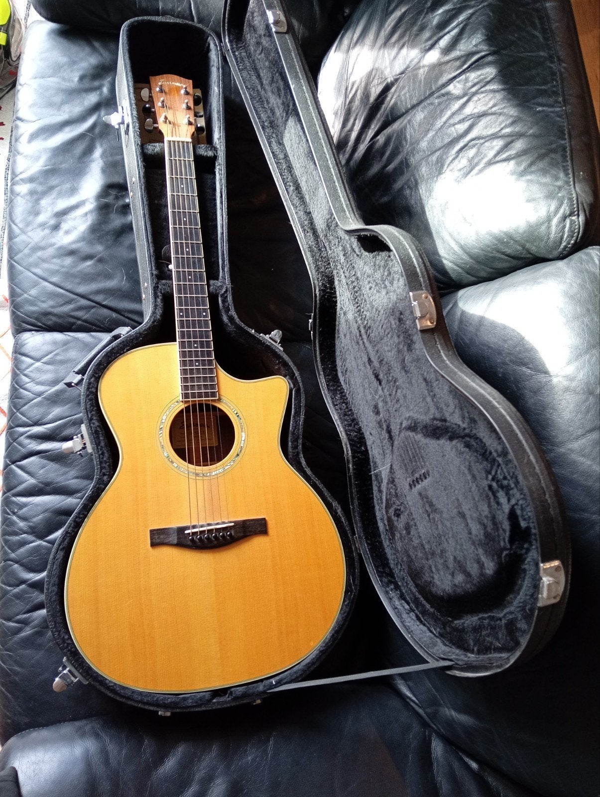 Eastman AC422CE Westerngitaar met koffer, Ophalen of Verzenden
