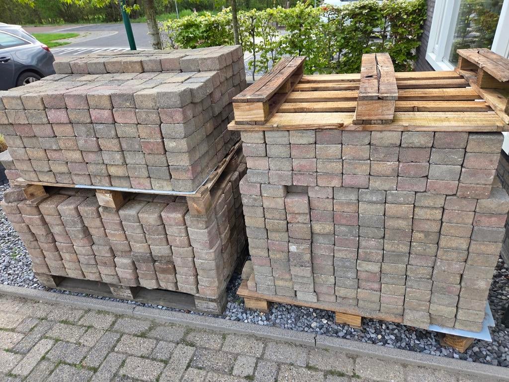 Gratis Trommel kasseien / koppelstones op te halen, Tuin en Terras, Tegels en Klinkers, Ophalen, Gebruikt, Beton, Klinkers