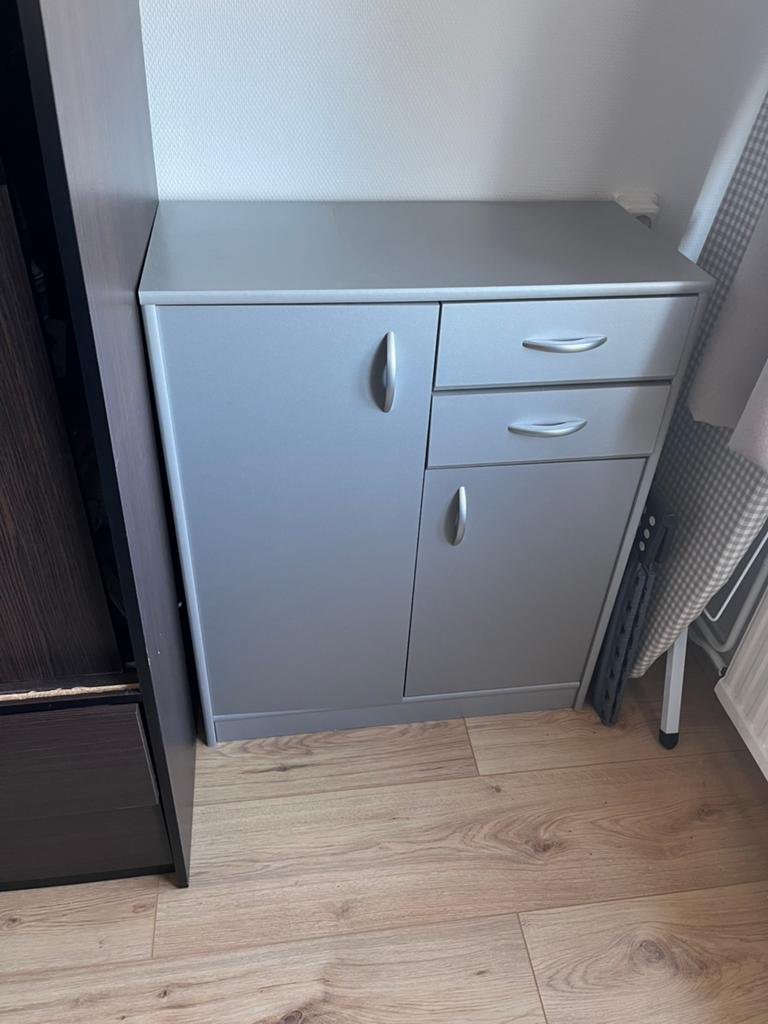 Kast grijs gratis, Ophalen, Zo goed als nieuw, 25 tot 50 cm, 50 tot 100 cm
