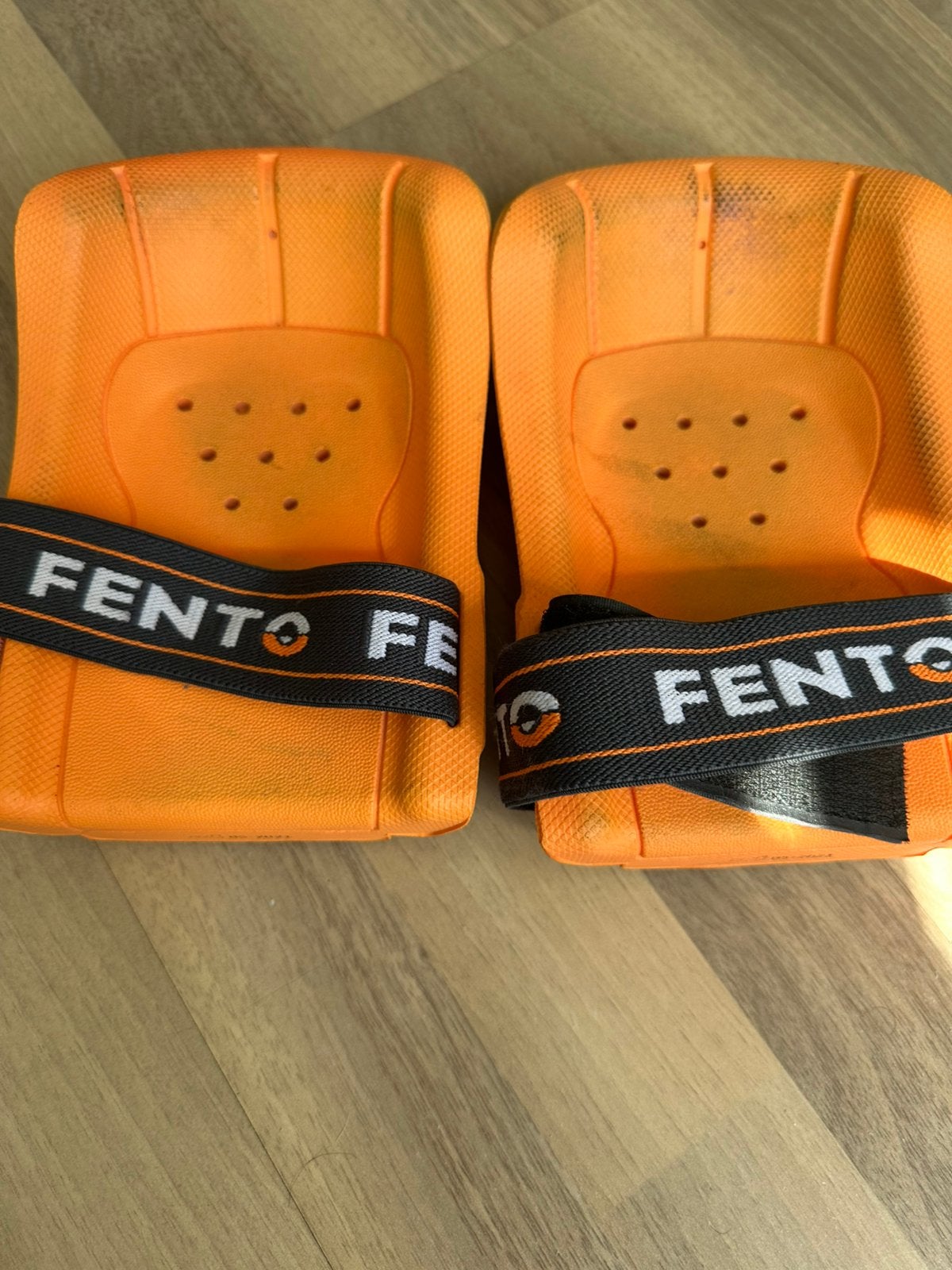 FENTO kniebeschermers Bieden, Ophalen of Verzenden, Zo goed als nieuw, Boksbeschermers