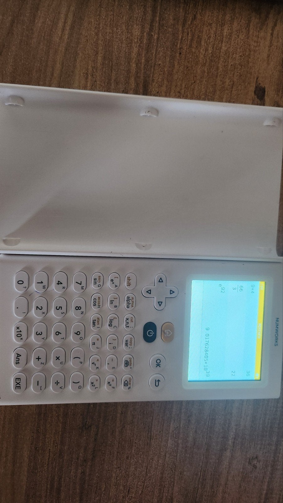 Numworks Grafische rekenmachine en Oplader; bijna nieuw, Diversen, Rekenmachines, Verzenden, Grafische rekenmachine, Zo goed als nieuw