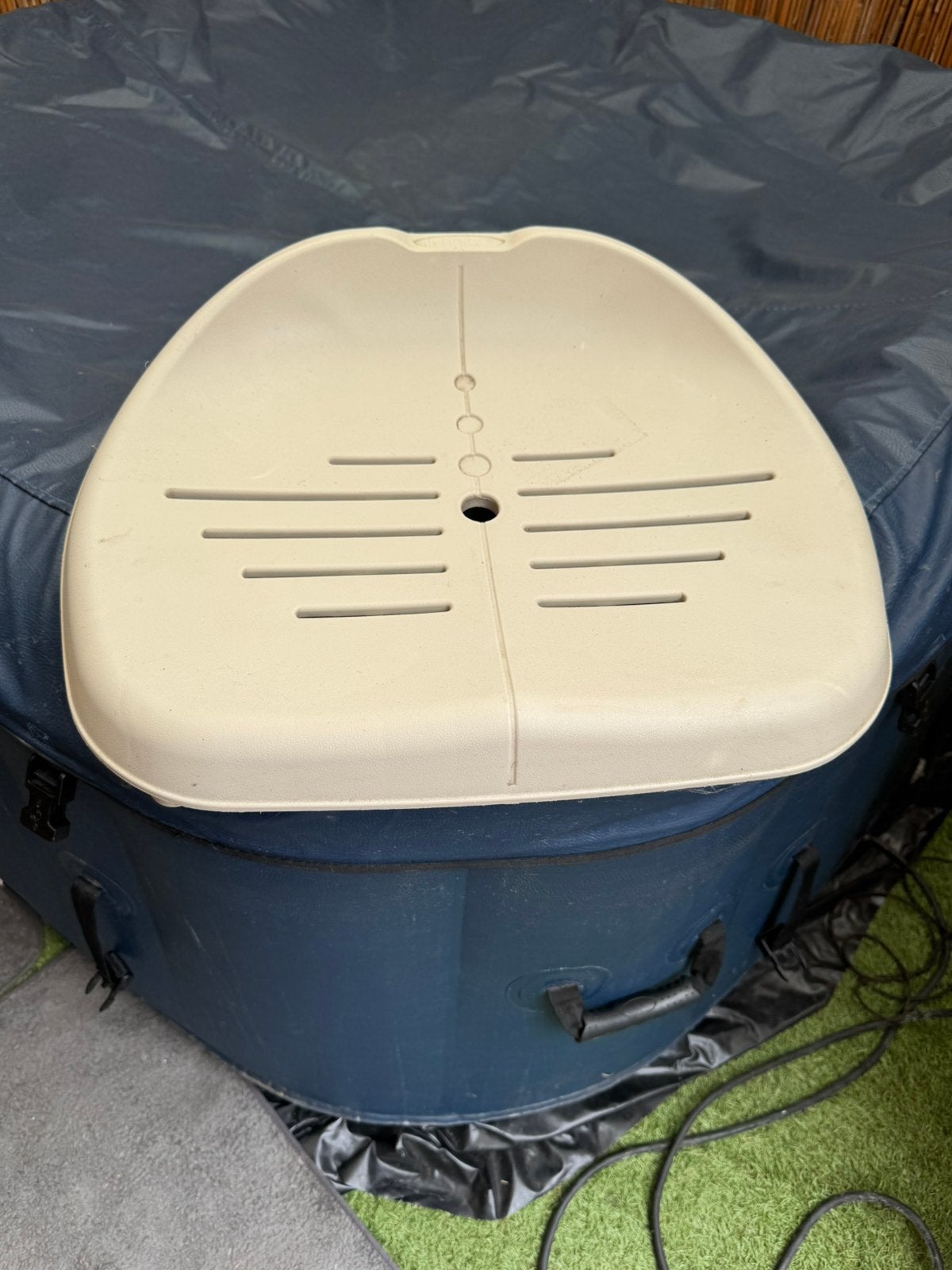 Intec jacuzzi stoeltje, Tuin en Terras, Bubbelbaden en Hottubs, Ophalen, Gebruikt, Vast