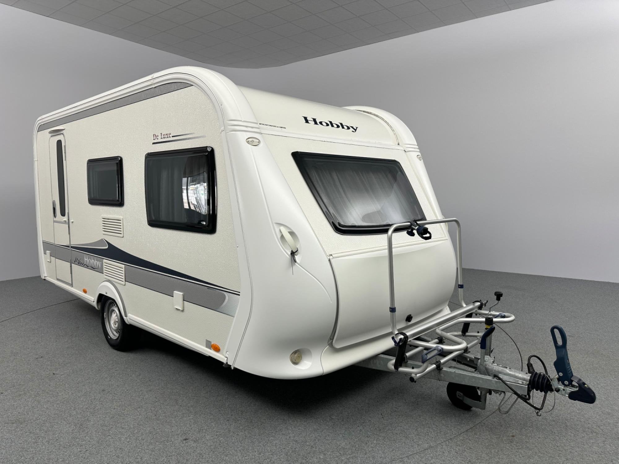 Hobby De Luxe 440 SF Voortent Luifel Fietsendragers, Vast bed, Hobby, Treinzit, 4 tot 5 meter