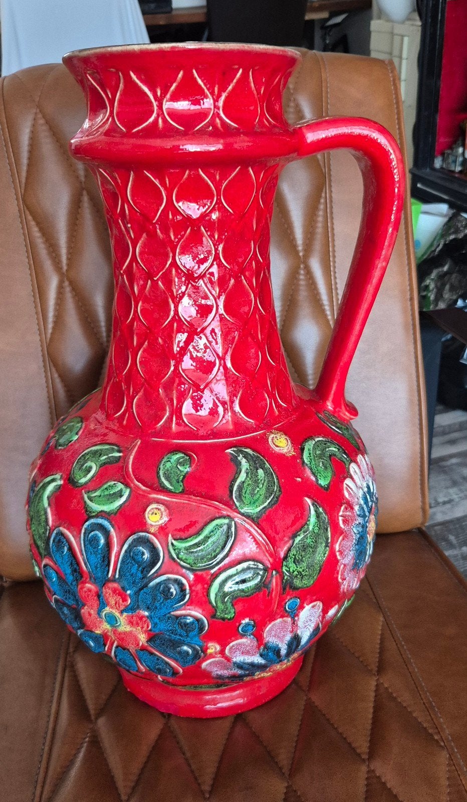 Vintage West Germany BAY Keramiek Vaas Rood met Bloemen, Antiek en Kunst, Antiek | Vazen, Ophalen