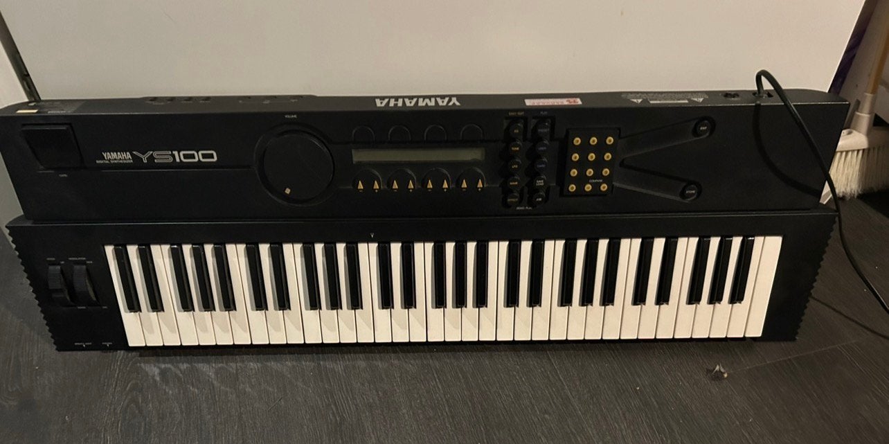 Yamaha YS100 digitale synthesizer, Muziek en Instrumenten, Ophalen of Verzenden, Zo goed als nieuw, 61 toetsen, Yamaha