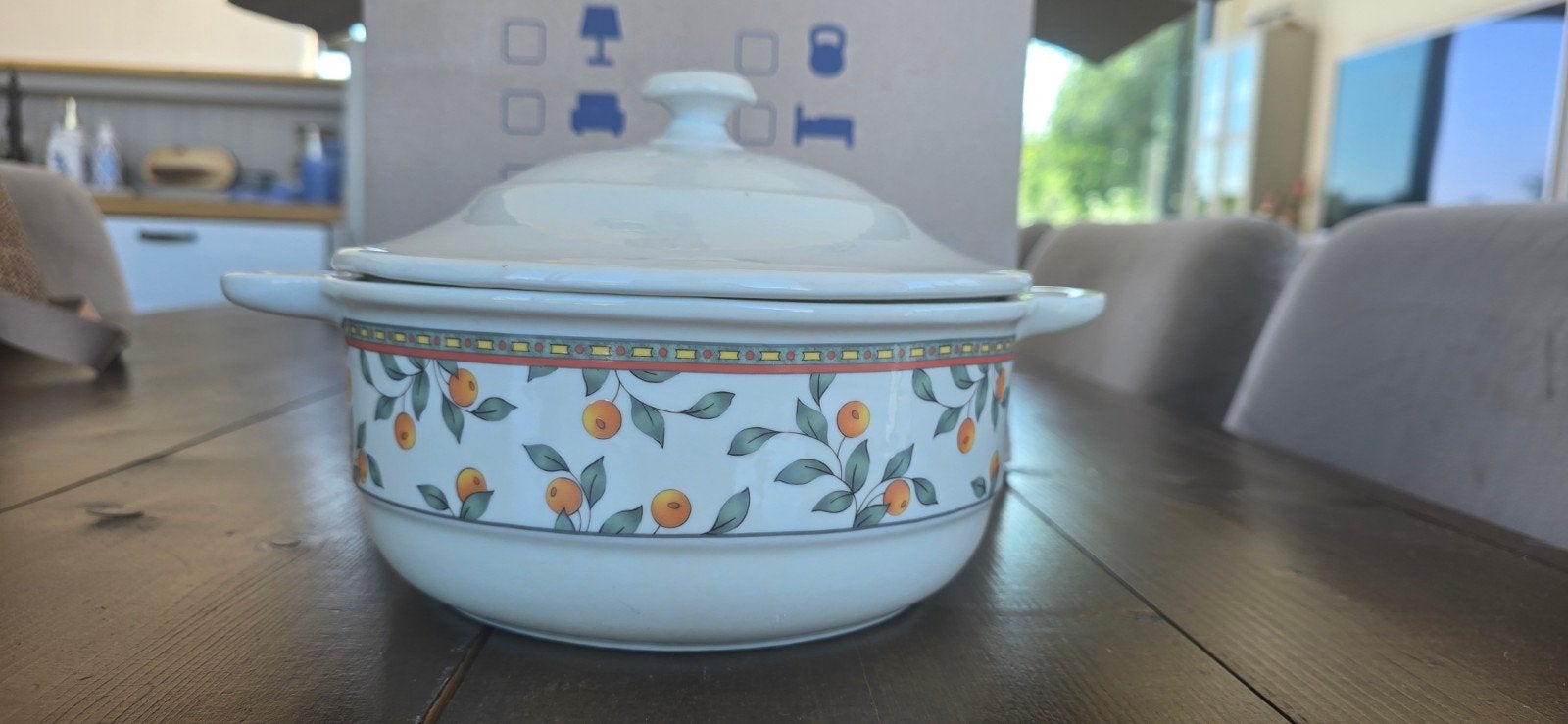 Dekschaal / terrine "Koffiettijdservies", Ophalen of Verzenden, Zo goed als nieuw, Porselein, Schaal of Schalen