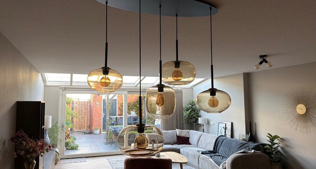 Prachtige hanglamp met 5 amberkleurige glazen bollen ovaal, Ophalen, Zo goed als nieuw