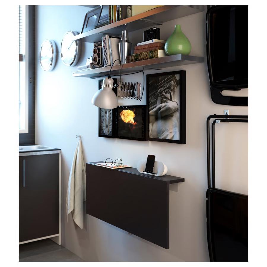 IKEA BJURSTA wandklaptafel met ingebouwde draadloze oplader, 50 tot 100 cm, Tot twee personen, Zo goed als nieuw, Modern