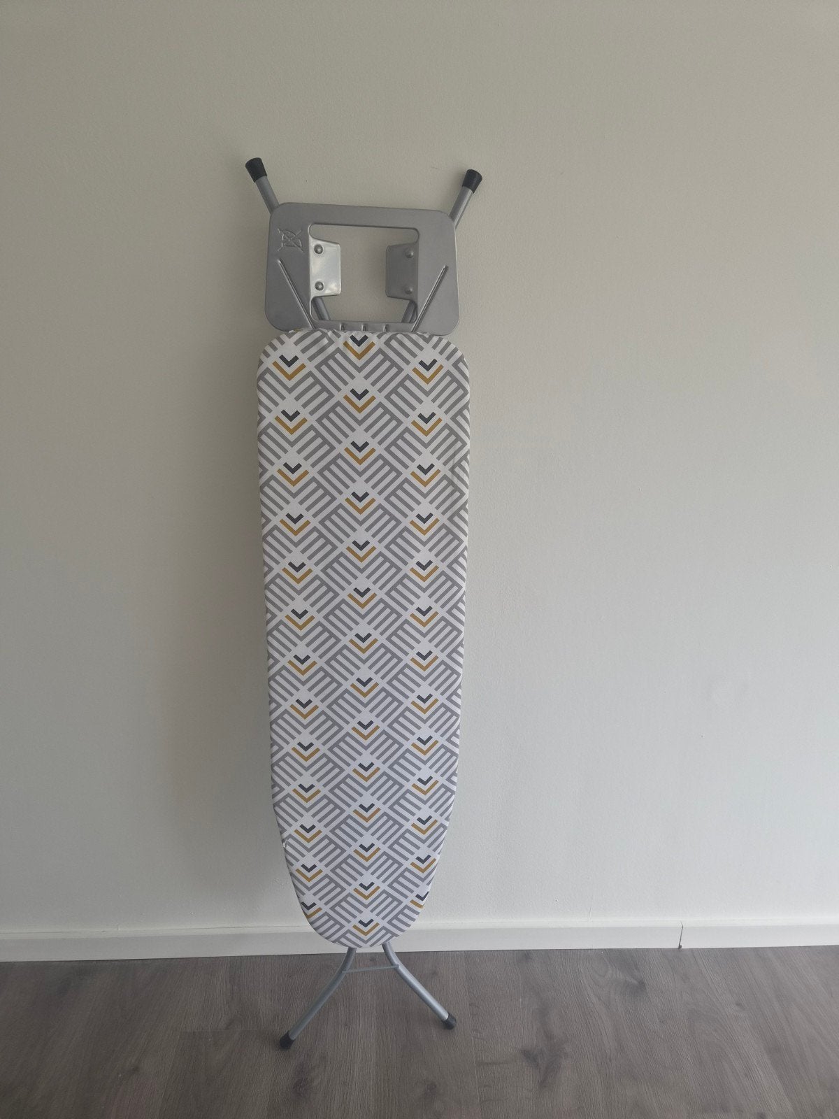 NIEUW inklapbare strijkplank, Ophalen, Nieuw