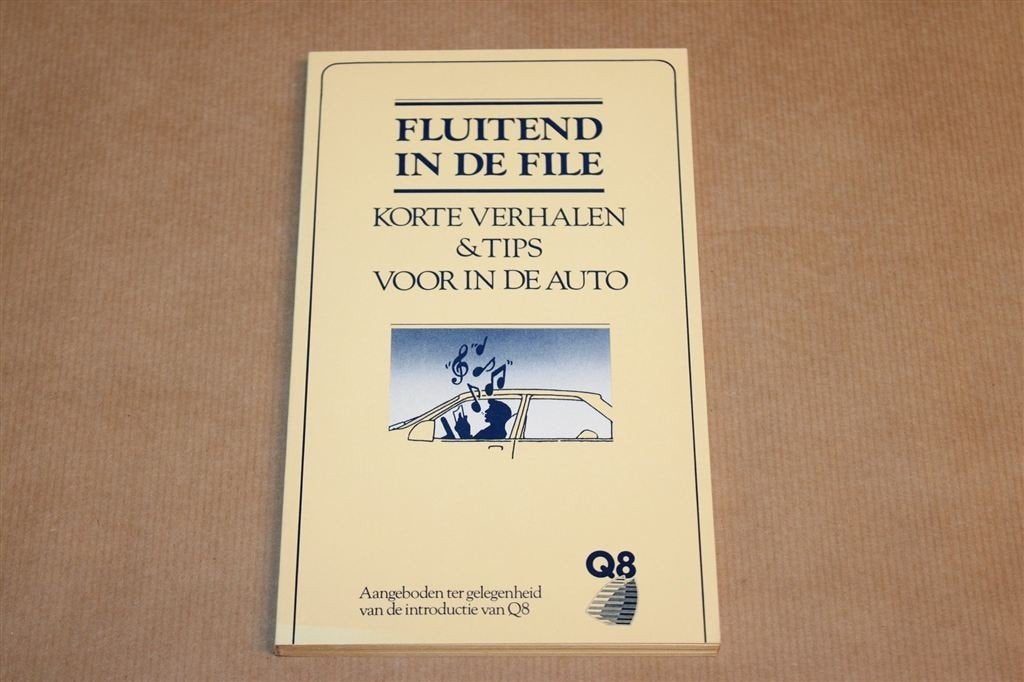 Fluitend in de File — Q8 Promotieboekje 1986, Ophalen of Verzenden, Gelezen