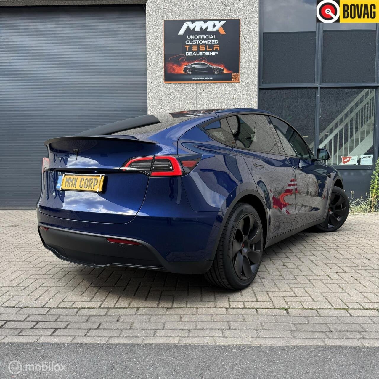 Tesla Model Y RWD + MMX PACK + IAP + TREKHAAK, Auto's, Automaat, Achterwielaandrijving, Gebruikt, Zwart
