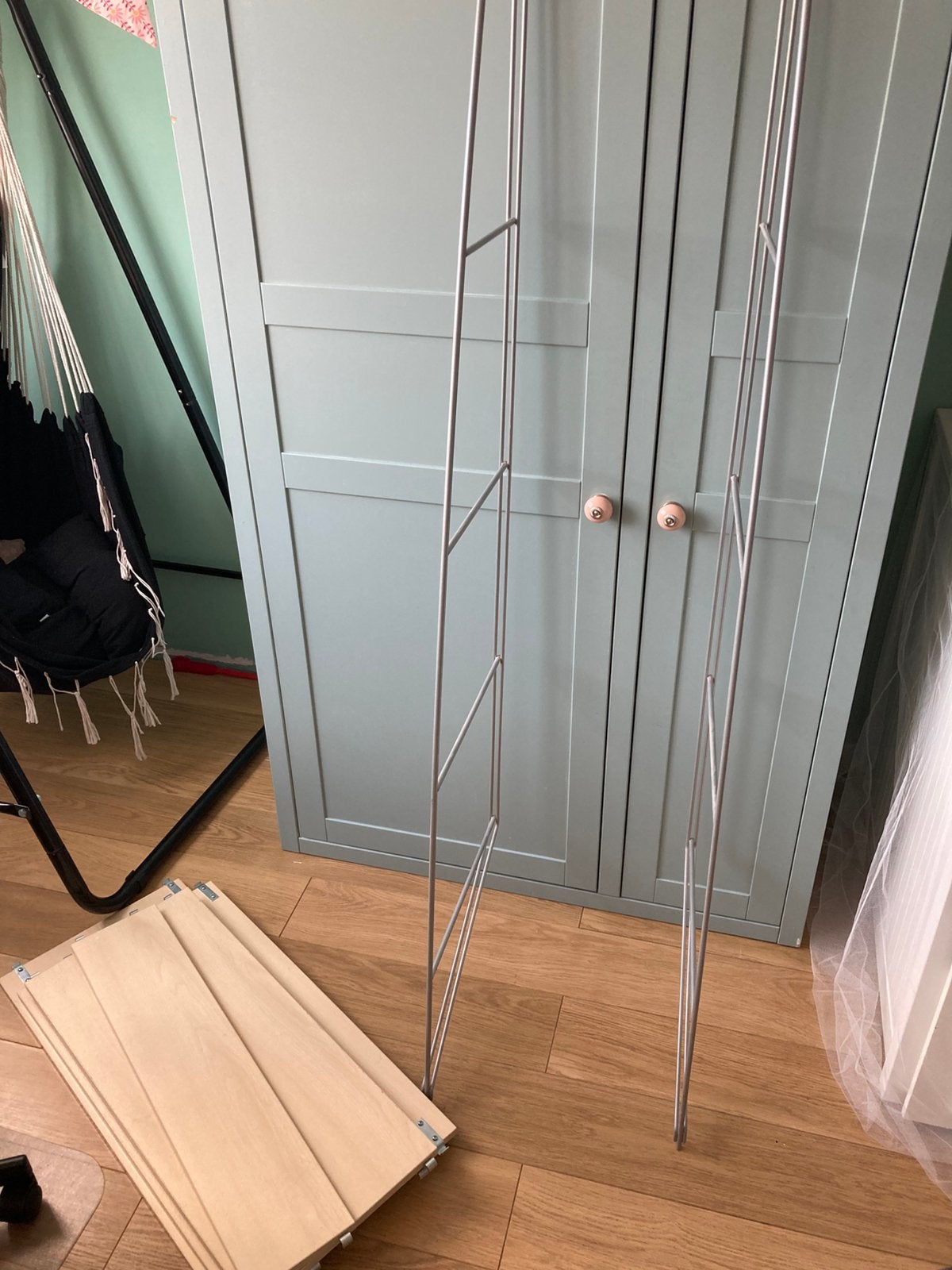 Boekenkast - 2staanders en losse Planken, Ophalen, 50 tot 100 cm, Zo goed als nieuw, 150 tot 200 cm