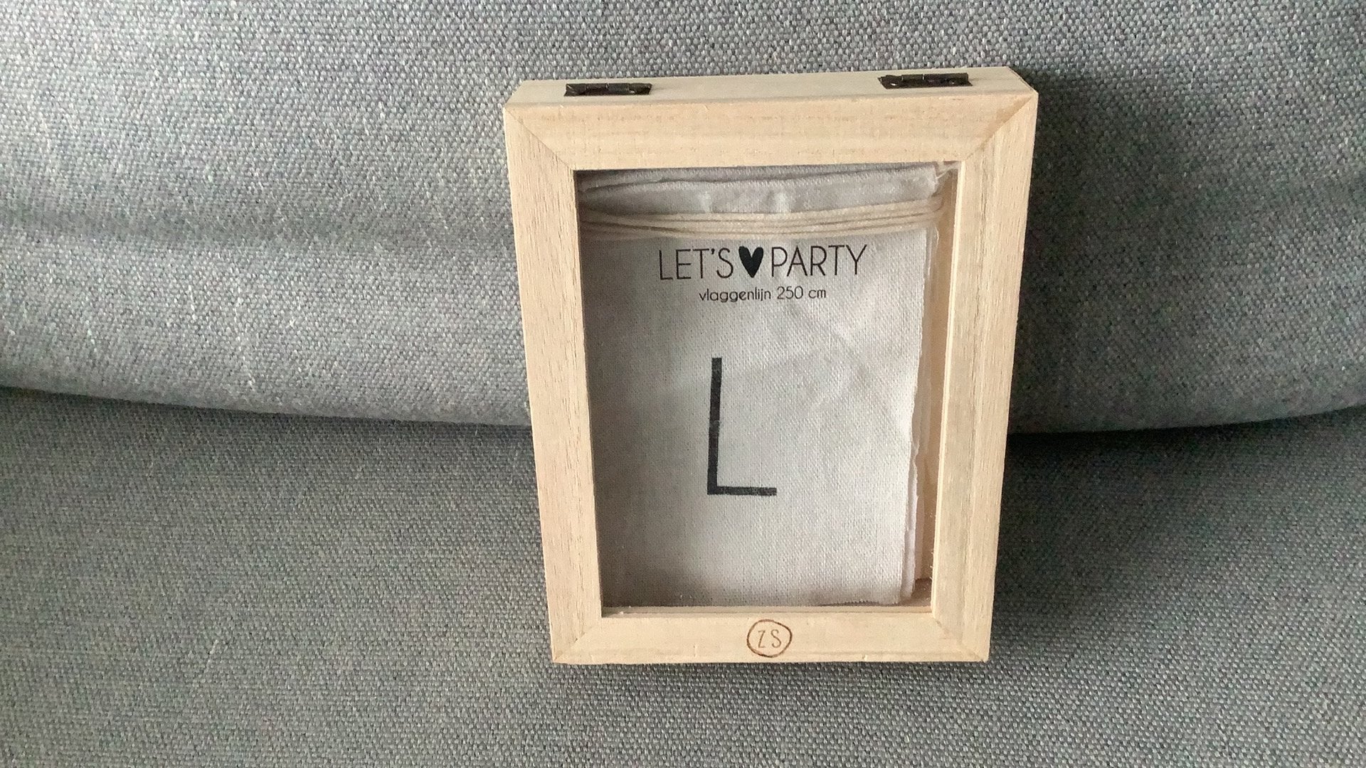 Katoenen vlaggenlijn Let’s  party van Zusss, Hobby en Vrije tijd, Feestartikelen, Ophalen of Verzenden, Nieuw, Versiering, Verjaardag