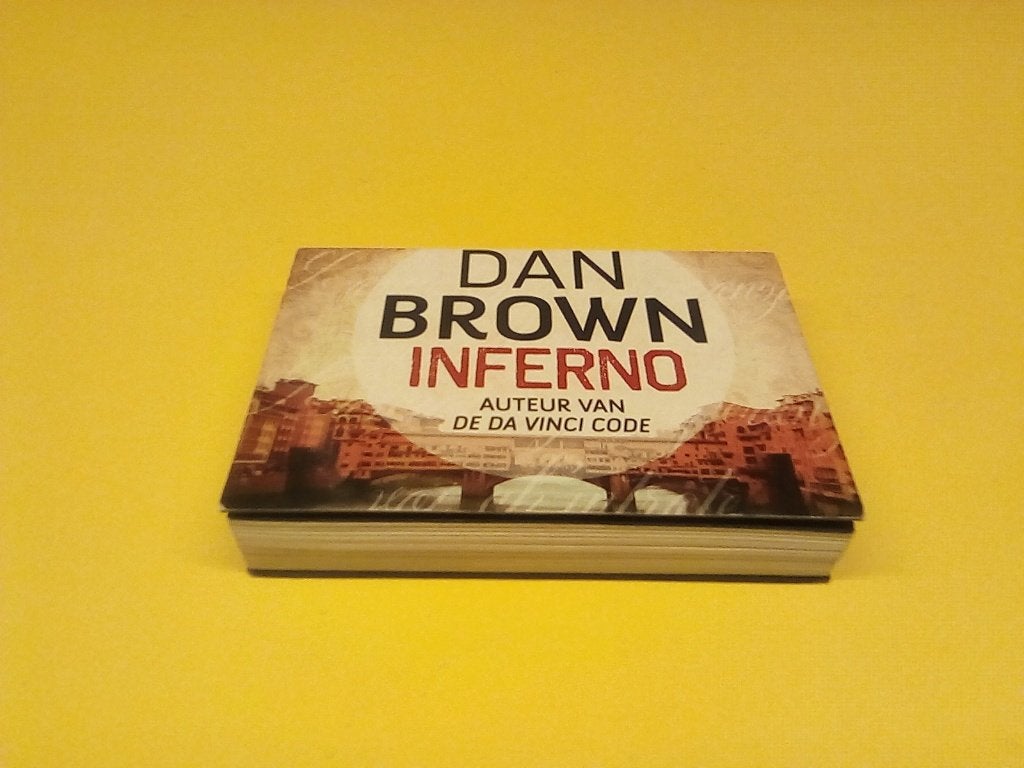 Dan Brown - Inferno (Dwarsligger), Boeken, Ophalen of Verzenden, Zo goed als nieuw, Nederland, Dan Brown