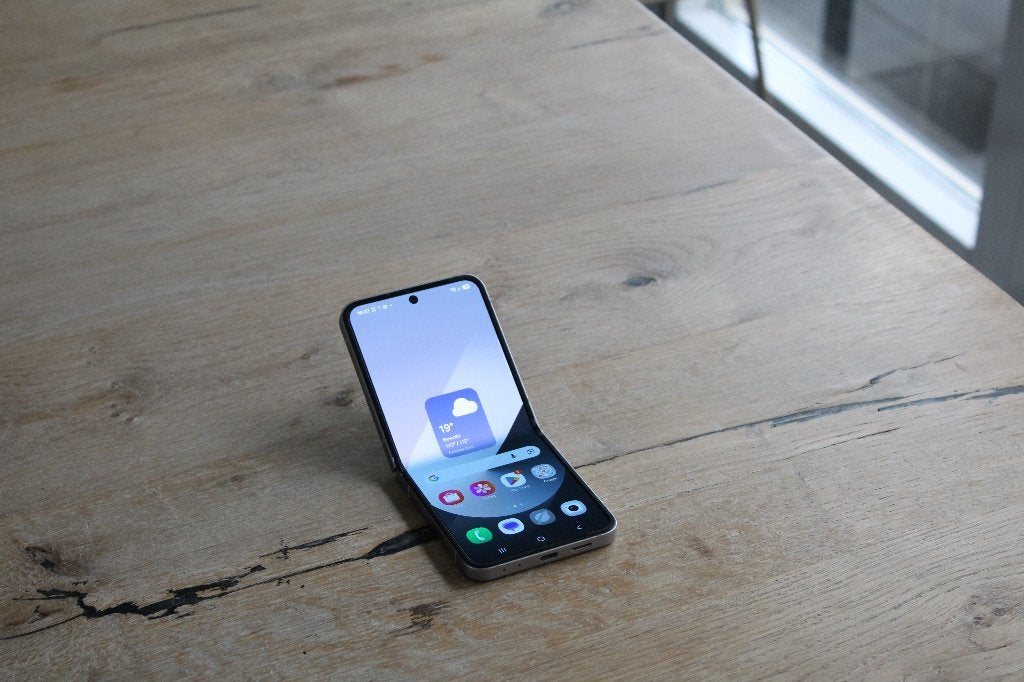 Samsung Galaxy Z Flip6 - 512GB - 12GB RAM - Silver Shadow, Samsung, Gebruikt, Touchscreen, Zonder simlock