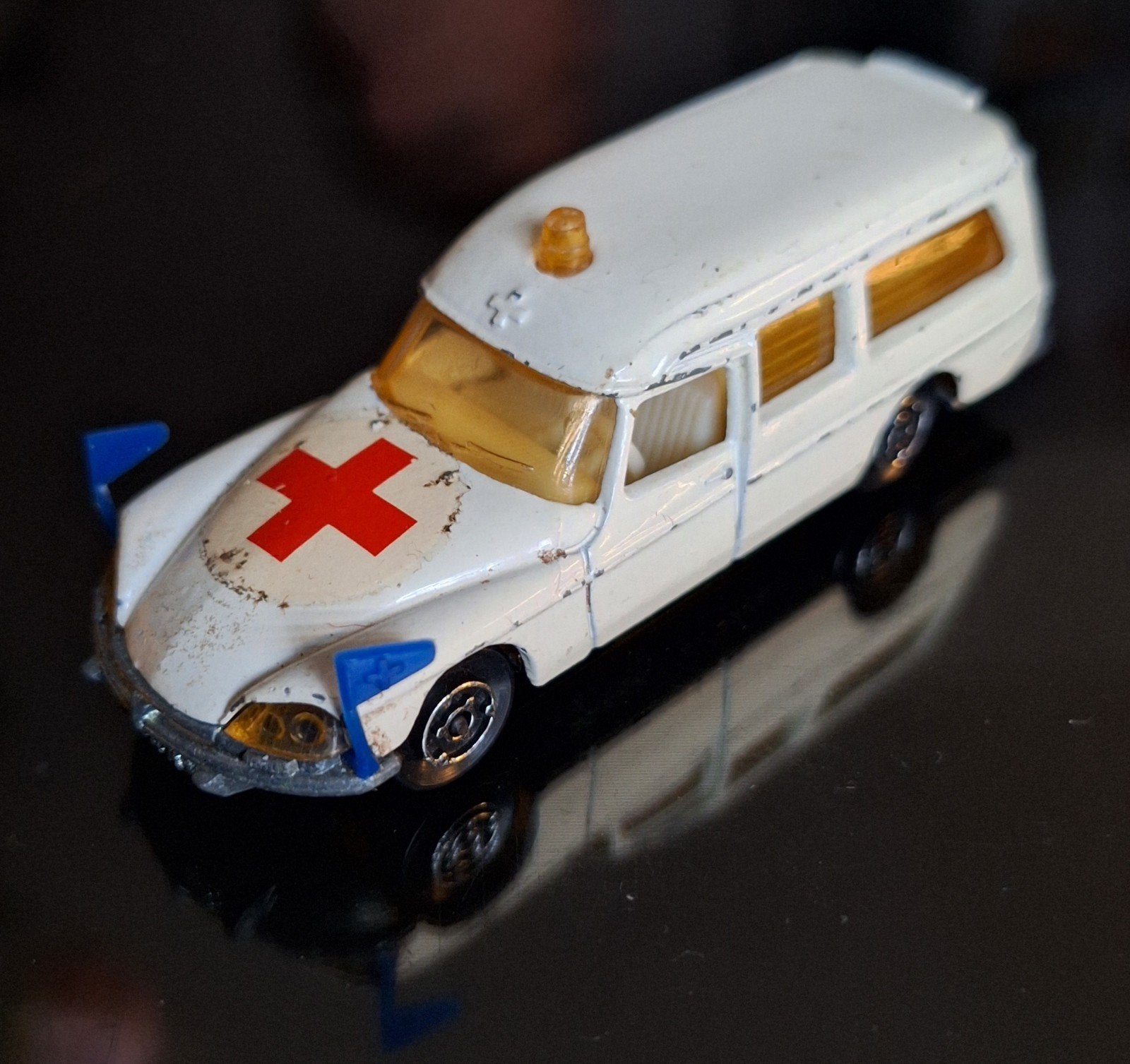 Majorette citroen ds21 ambulance no206, Ophalen of Verzenden, Zo goed als nieuw