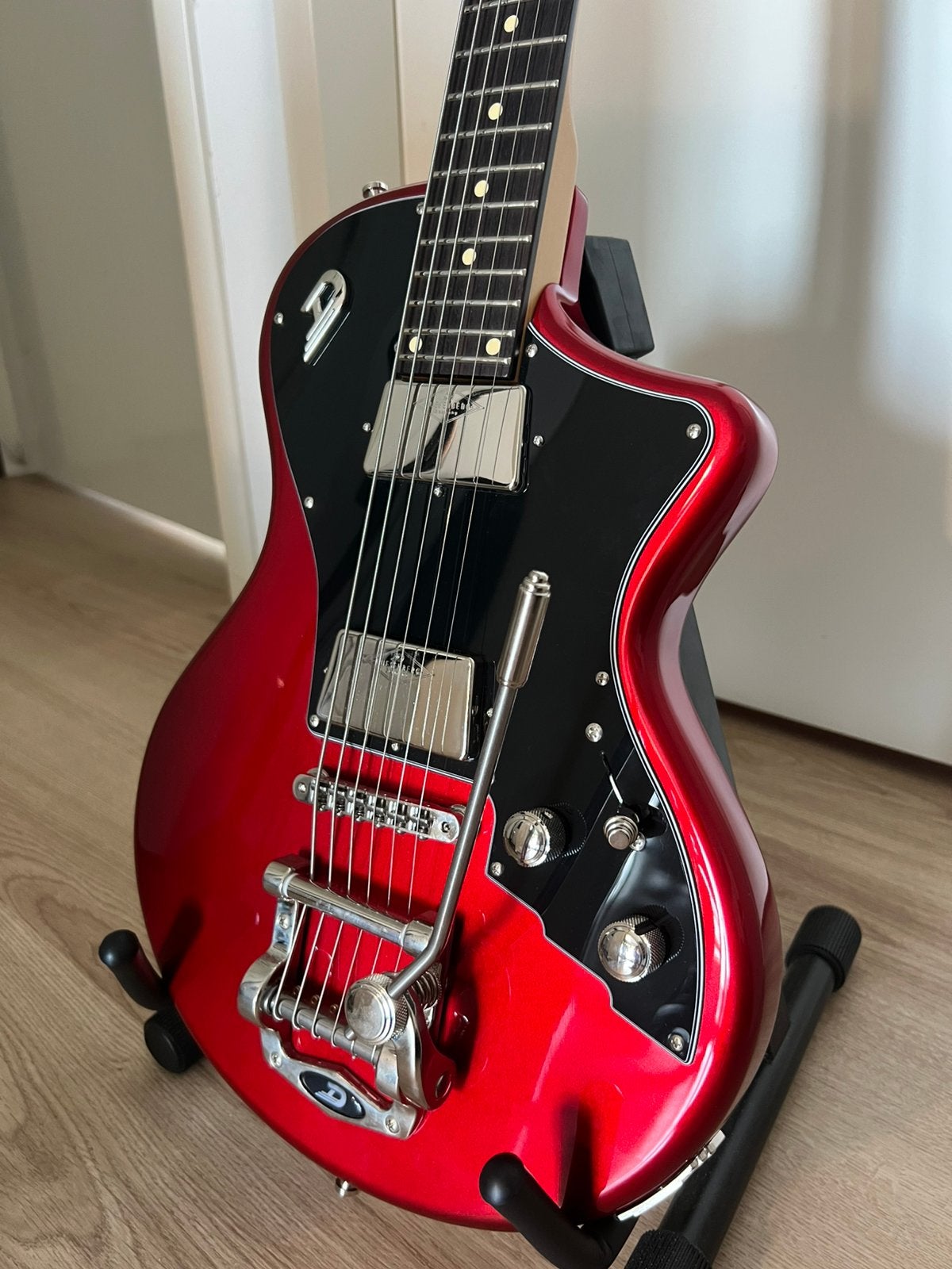 Duesenberg Julietta Baritone, Muziek en Instrumenten, Ophalen, Zo goed als nieuw, Solid body, Overige merken