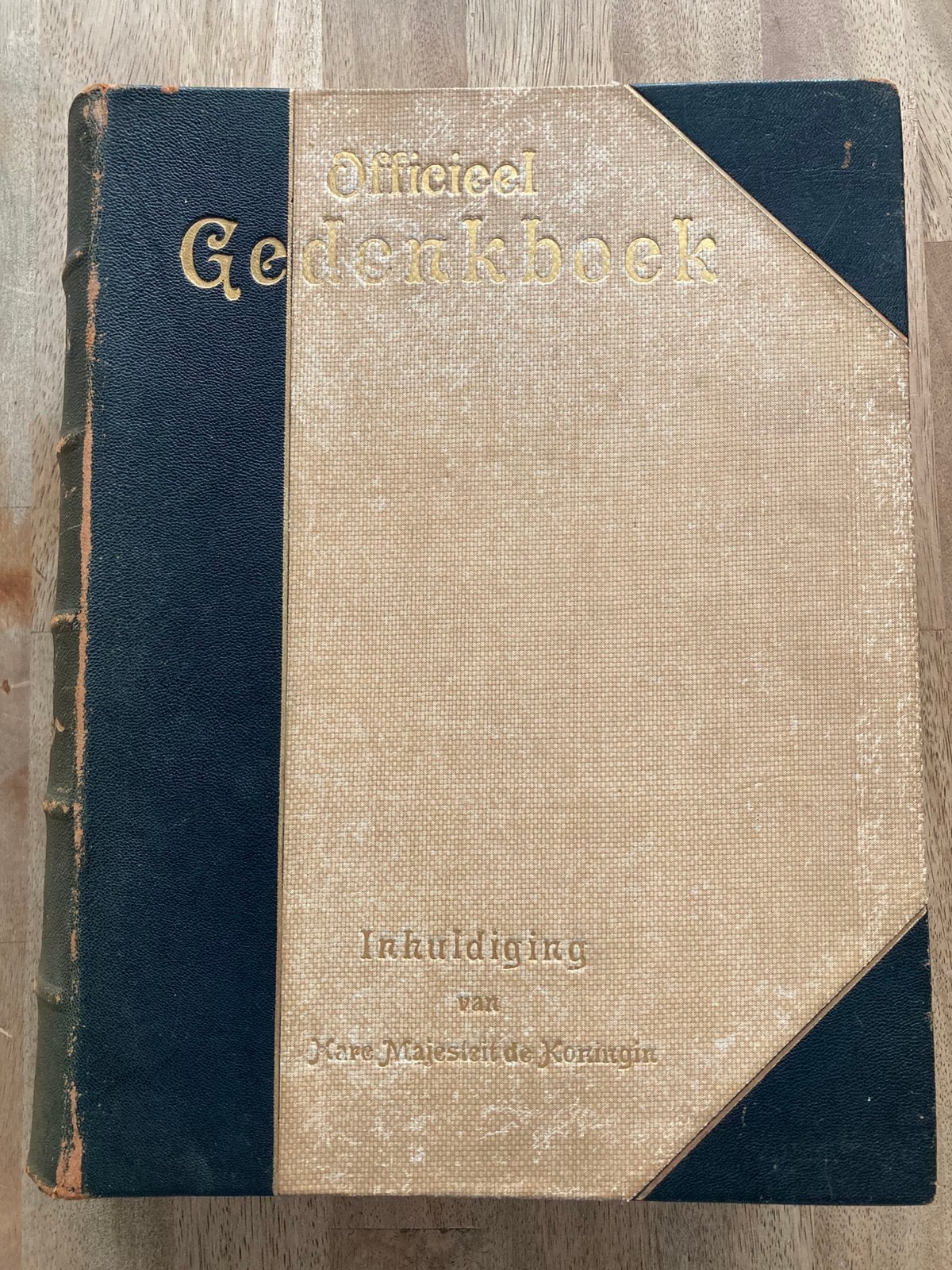 Gedenkboek inhuldiging Koningin Wilhelmina 1898, Ophalen of Verzenden, 19e eeuw, Gelezen