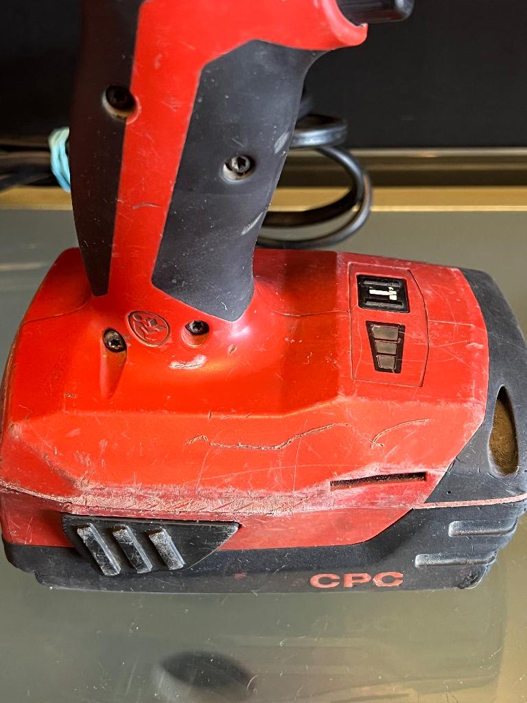 Hilti SID 4-A22 Slagschroefmachine 1 Accu + Lader, Ophalen of Verzenden, Gebruikt, Boor- en/of Breekhamer
