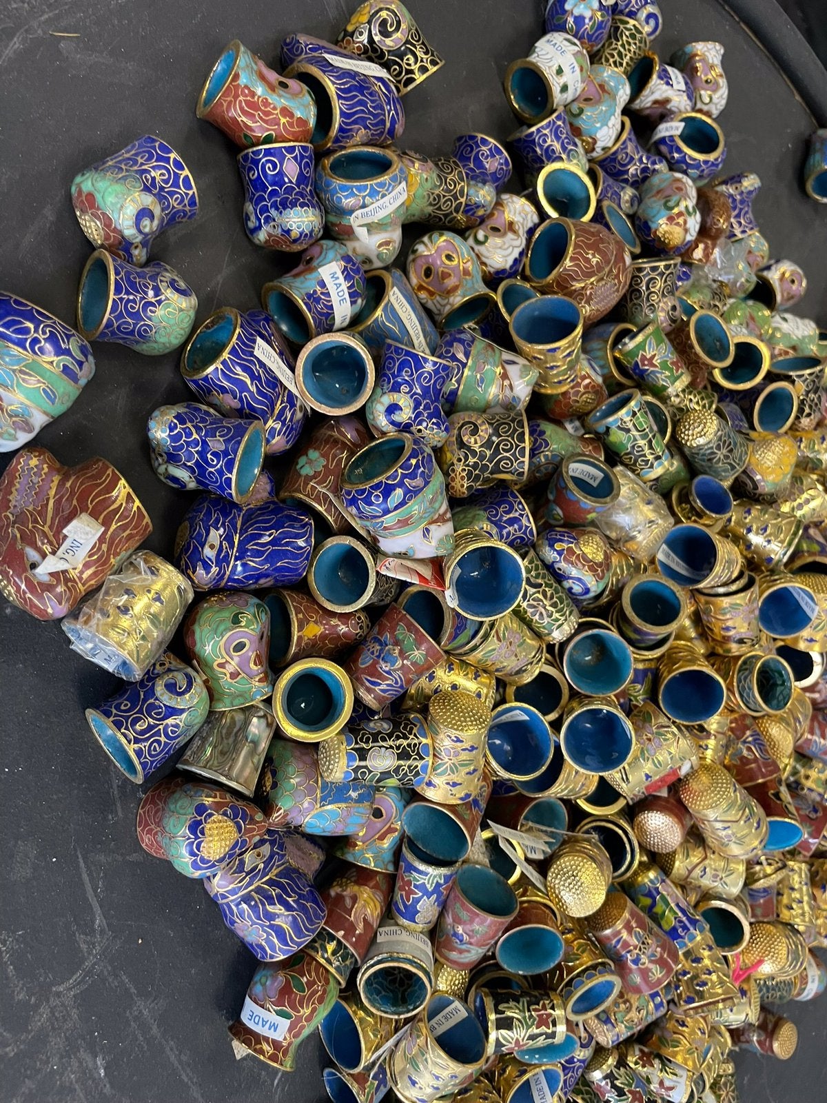 Vingerhoedjes cloisonné, Ophalen of Verzenden, Zo goed als nieuw