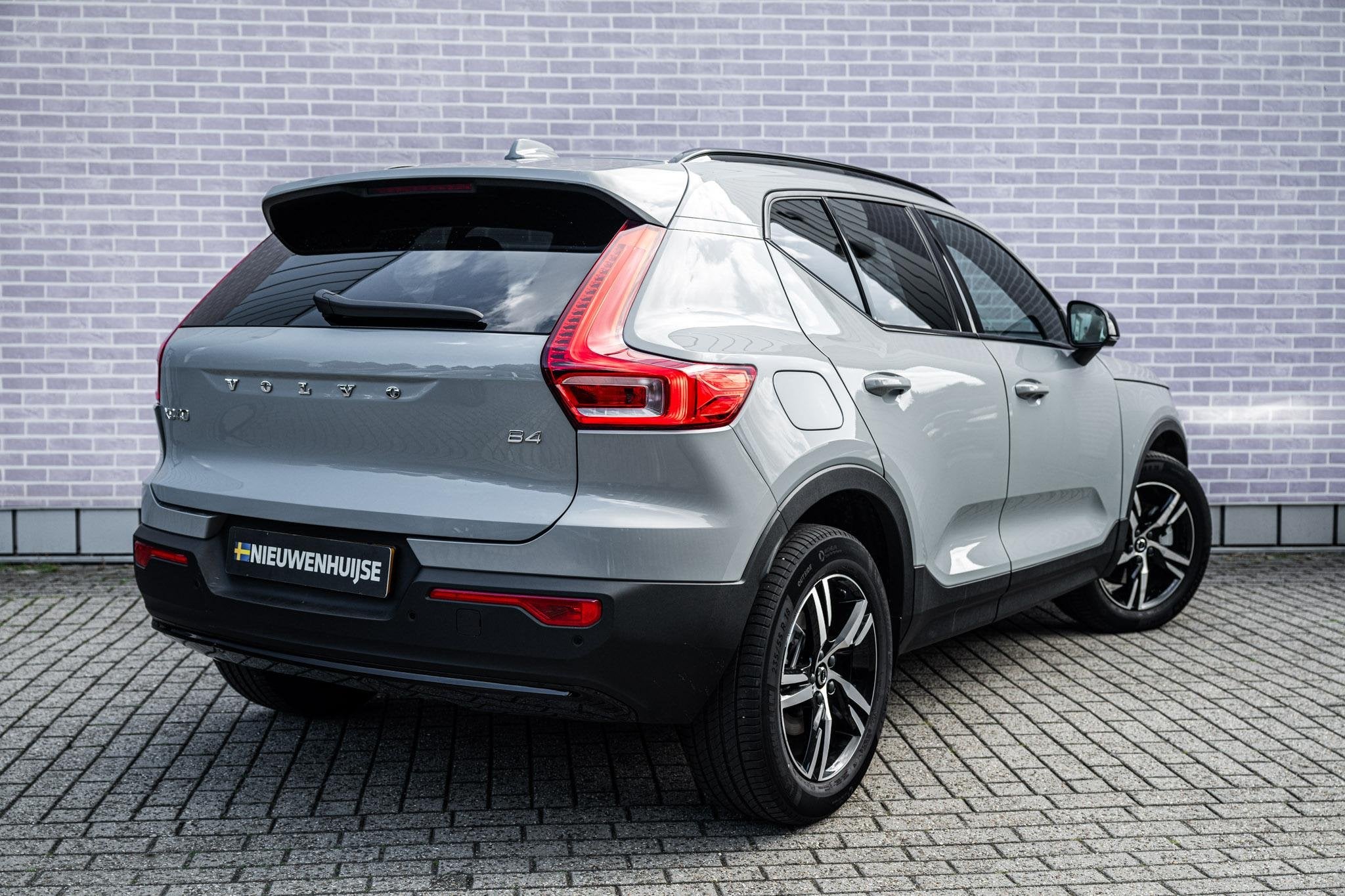 Volvo XC40 2.0 B4 Plus Dark | Trekhaak | Harman Kardon Audio, 12 maanden, Gebruikt, Euro 6, 4 cilinders