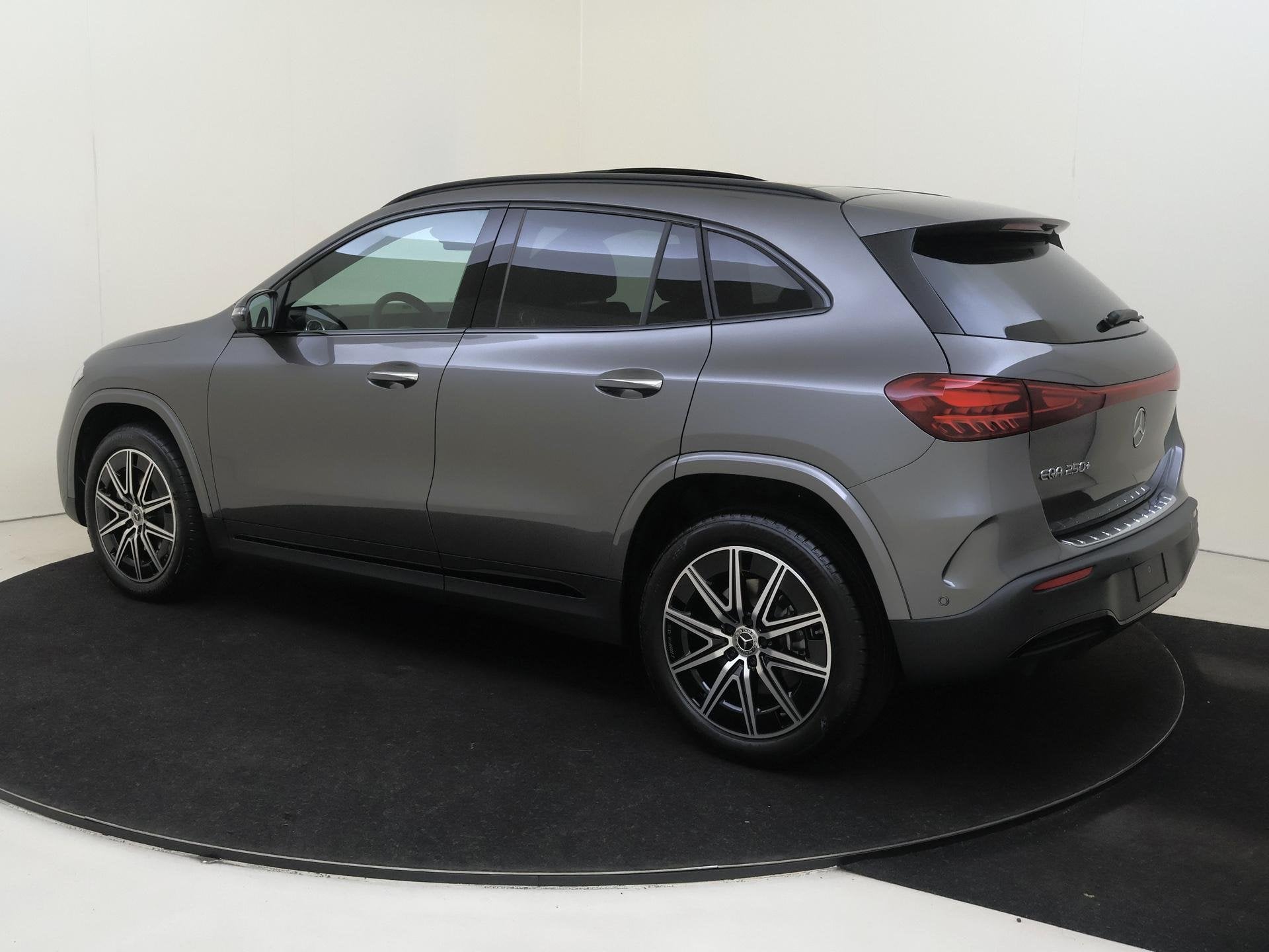Mercedes-Benz EQA 250+ Business Solution AMG Limited 71 kWh, 12 maanden, Zwart, 445 min, 510 km