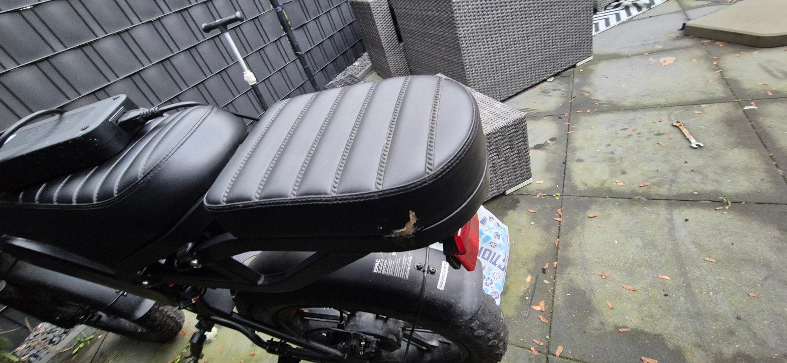 Fatbike V20 met lader, accu slot defect, scheurtje zadel, Ophalen of Verzenden, Gebruikt, Overige merken