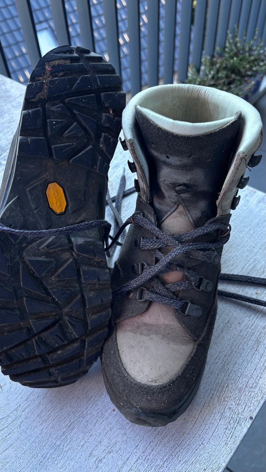 Lowa Wandelschoenen - Maat 7.5 (41.5), Ophalen of Verzenden, Gebruikt, Schoenen