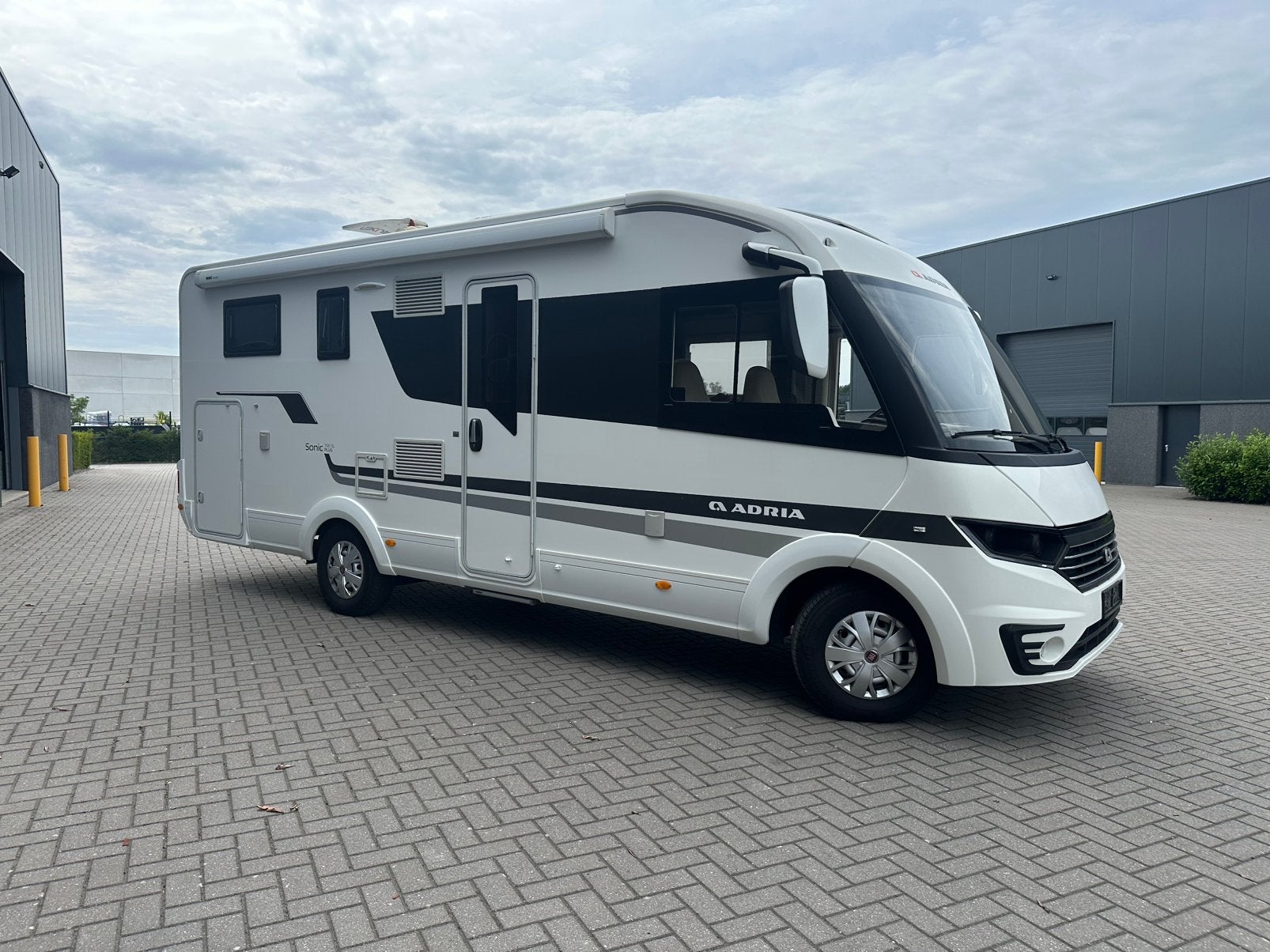 Adria Sonic 700 Sl Plus, Caravans en Kamperen, Campers, Integraal, Fiat, Particulier, Adria