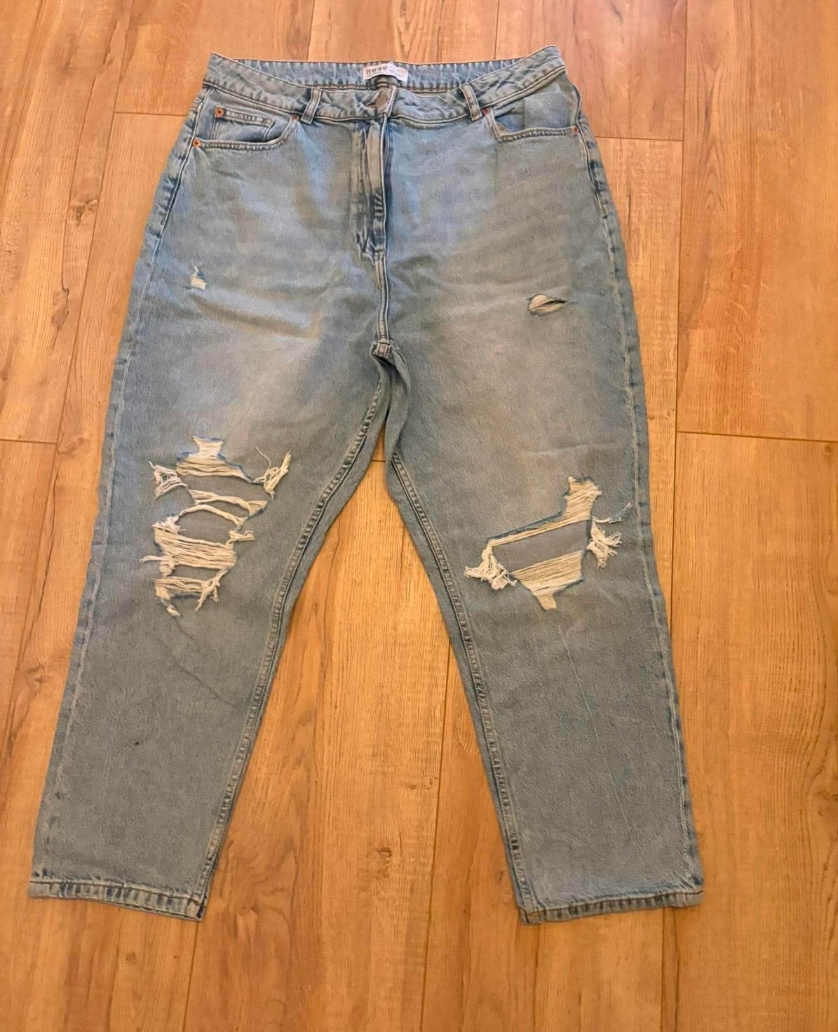 Primark gescheurde jeans - lichtblauw maat 48, Kleding | Dames, Ophalen, Zo goed als nieuw, Blauw, Overige jeansmaten