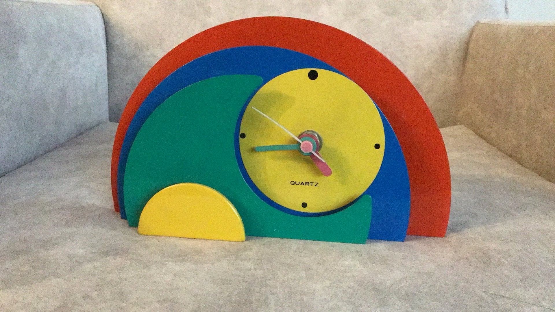 Vintage tafelklok , postmoderne Memphis stijl jaren 80, Ophalen of Verzenden